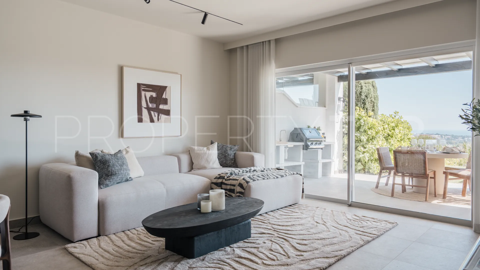 Apartment in La Quinta Village for sale