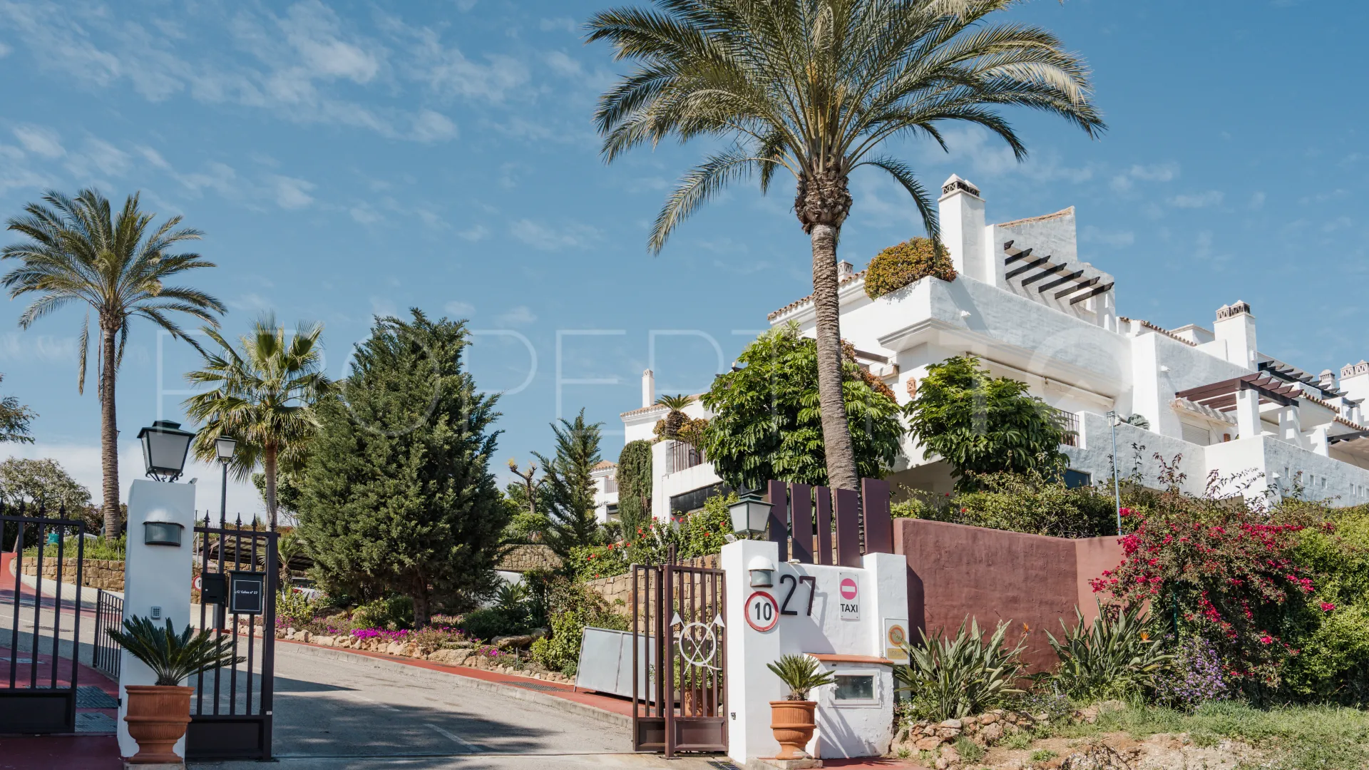 Apartment in La Quinta Village for sale