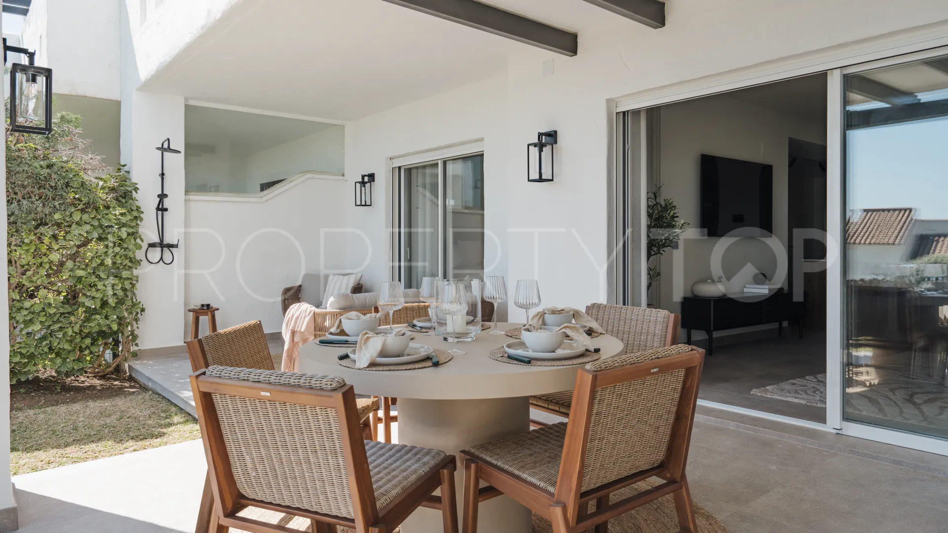 Apartment in La Quinta Village for sale