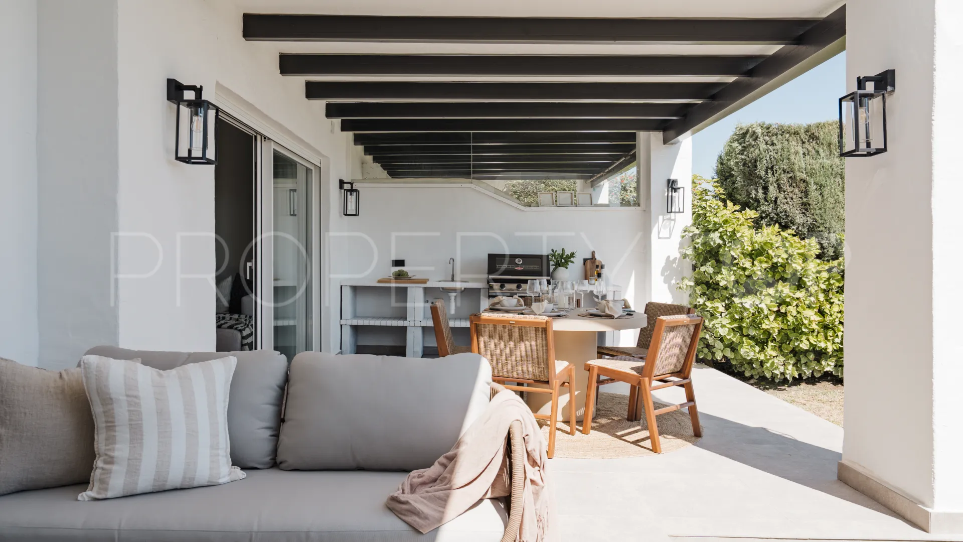 Apartment in La Quinta Village for sale