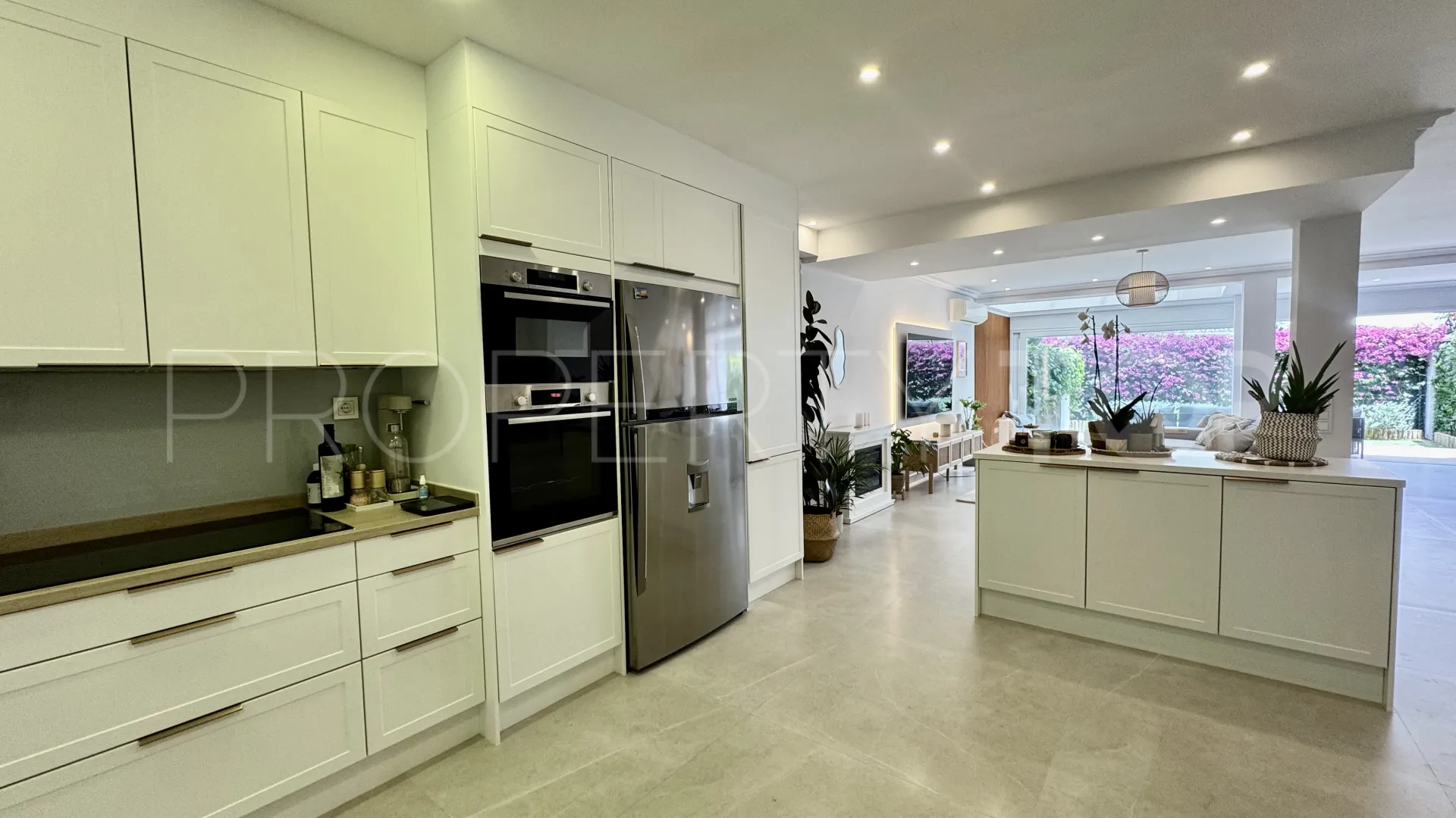 Las Petunias town house for sale