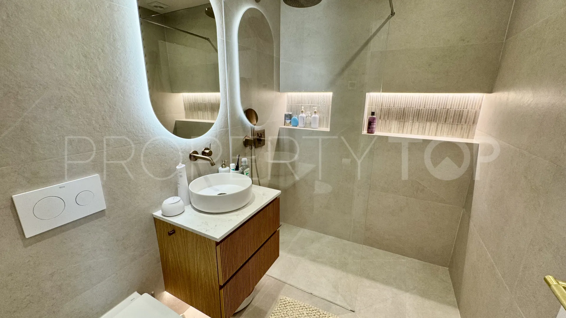 Las Petunias town house for sale