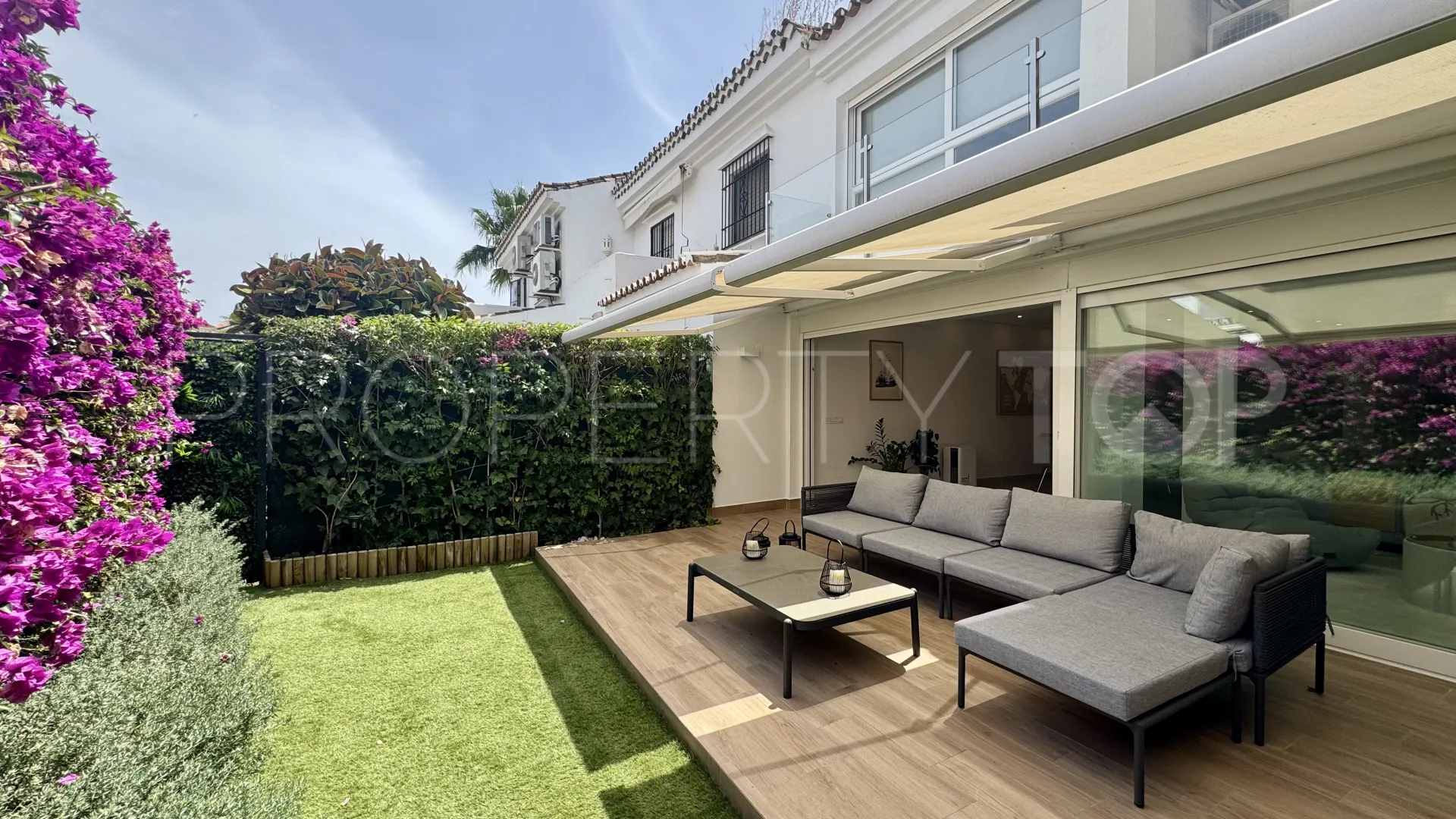 Las Petunias town house for sale