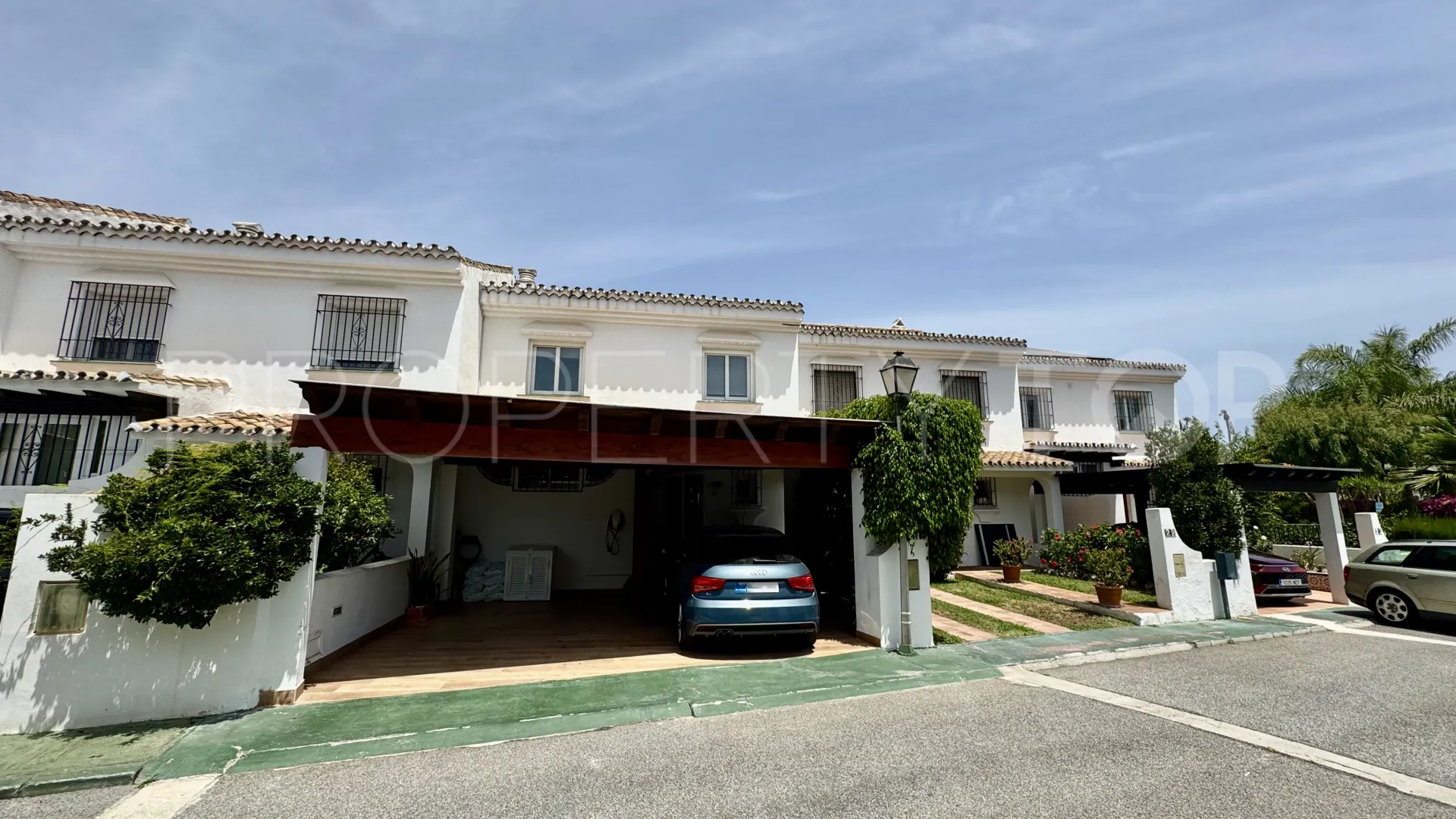 Las Petunias town house for sale