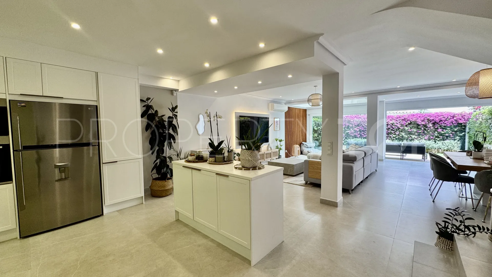 Las Petunias town house for sale