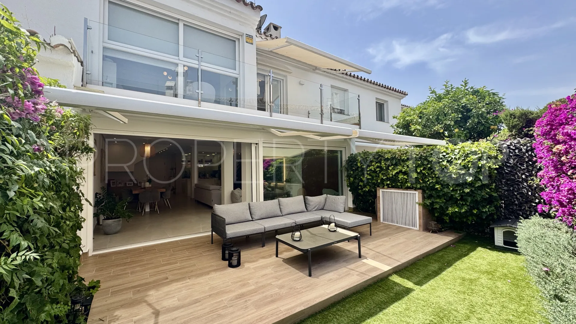 Las Petunias town house for sale