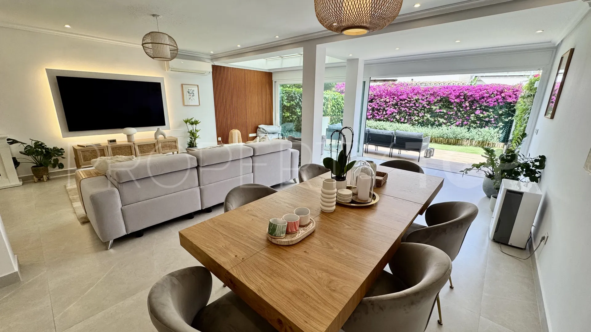 Las Petunias town house for sale