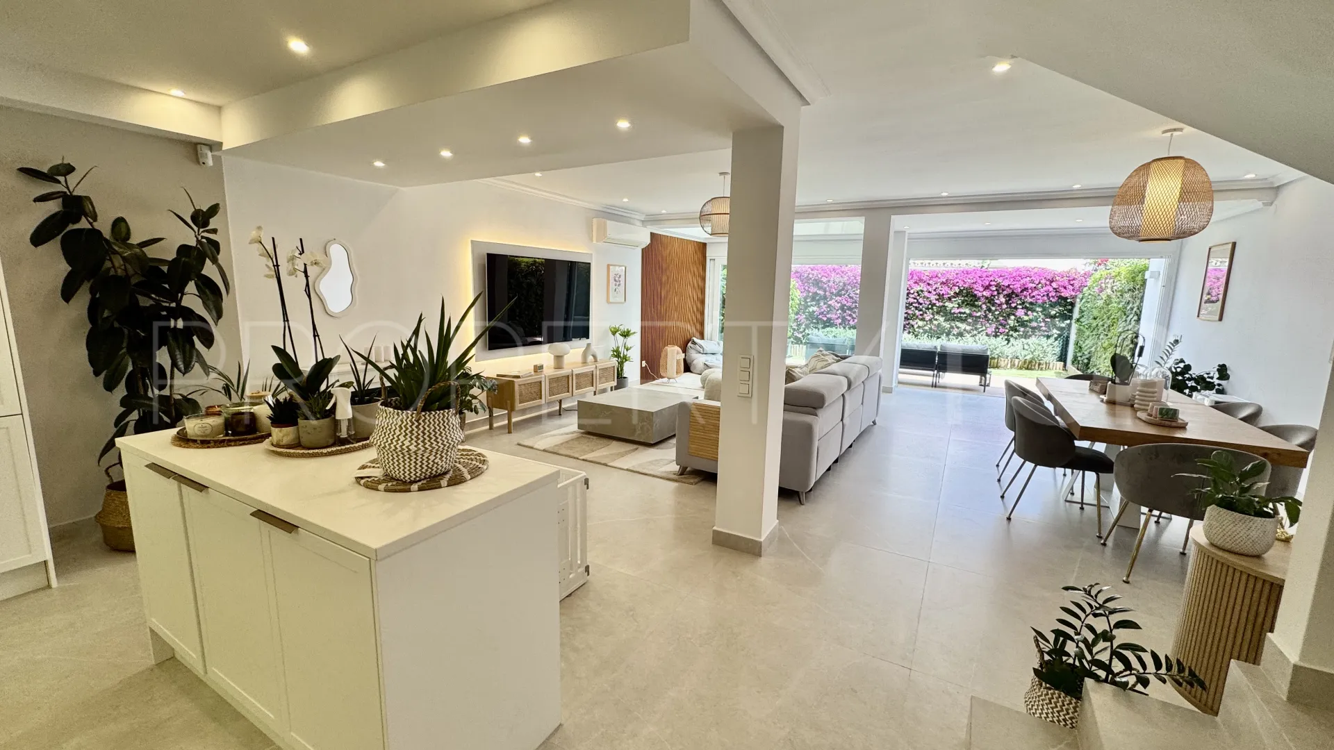 Las Petunias town house for sale