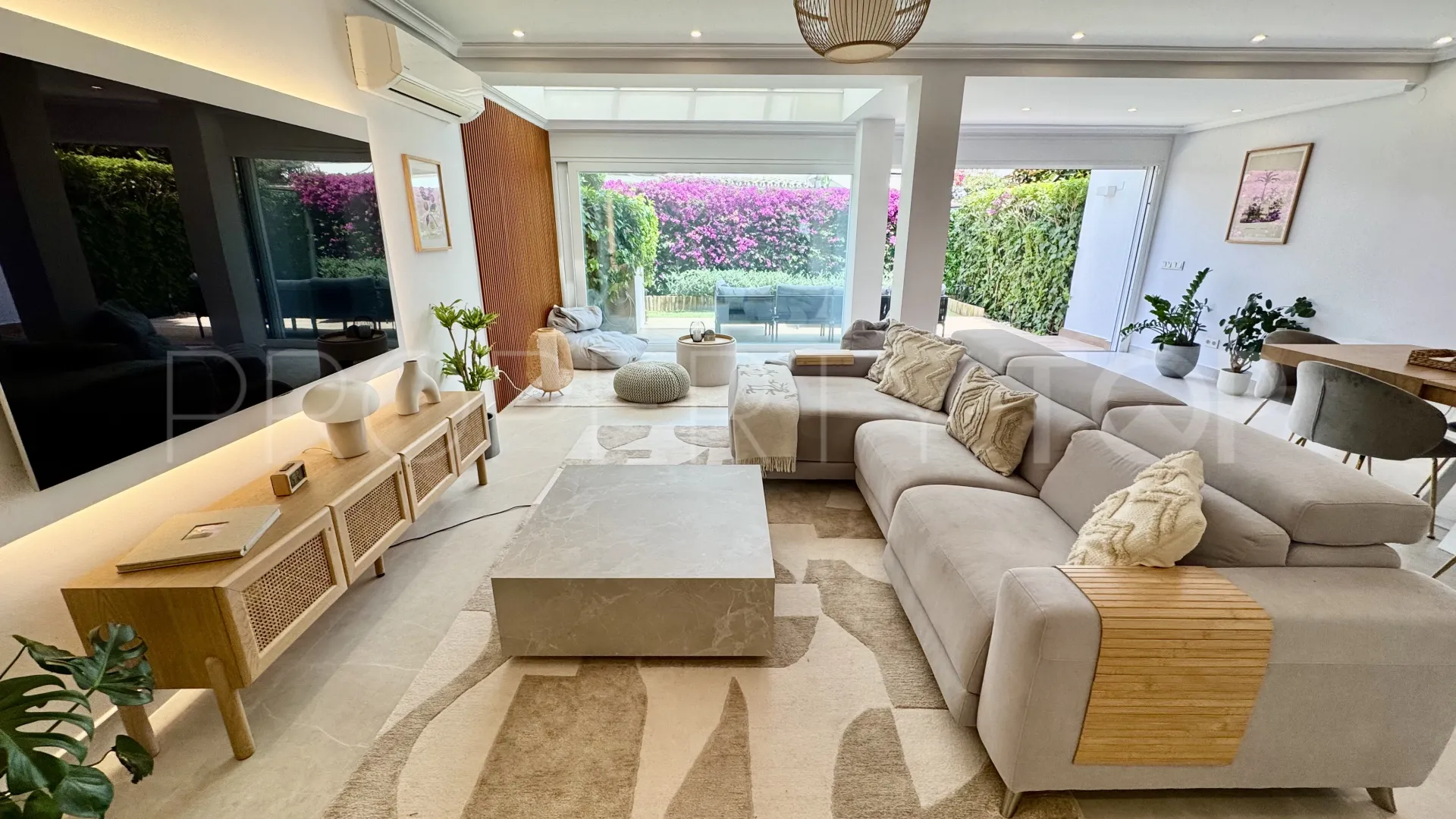 Las Petunias town house for sale