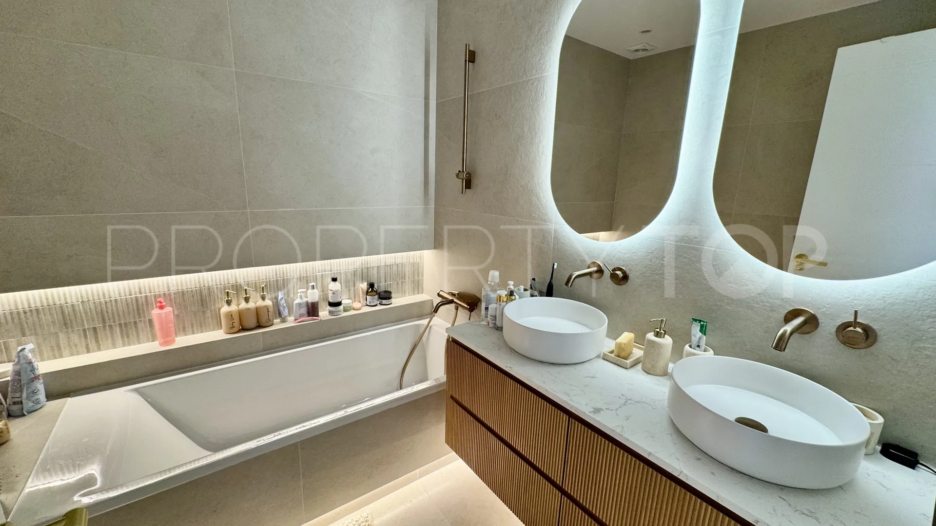Las Petunias town house for sale