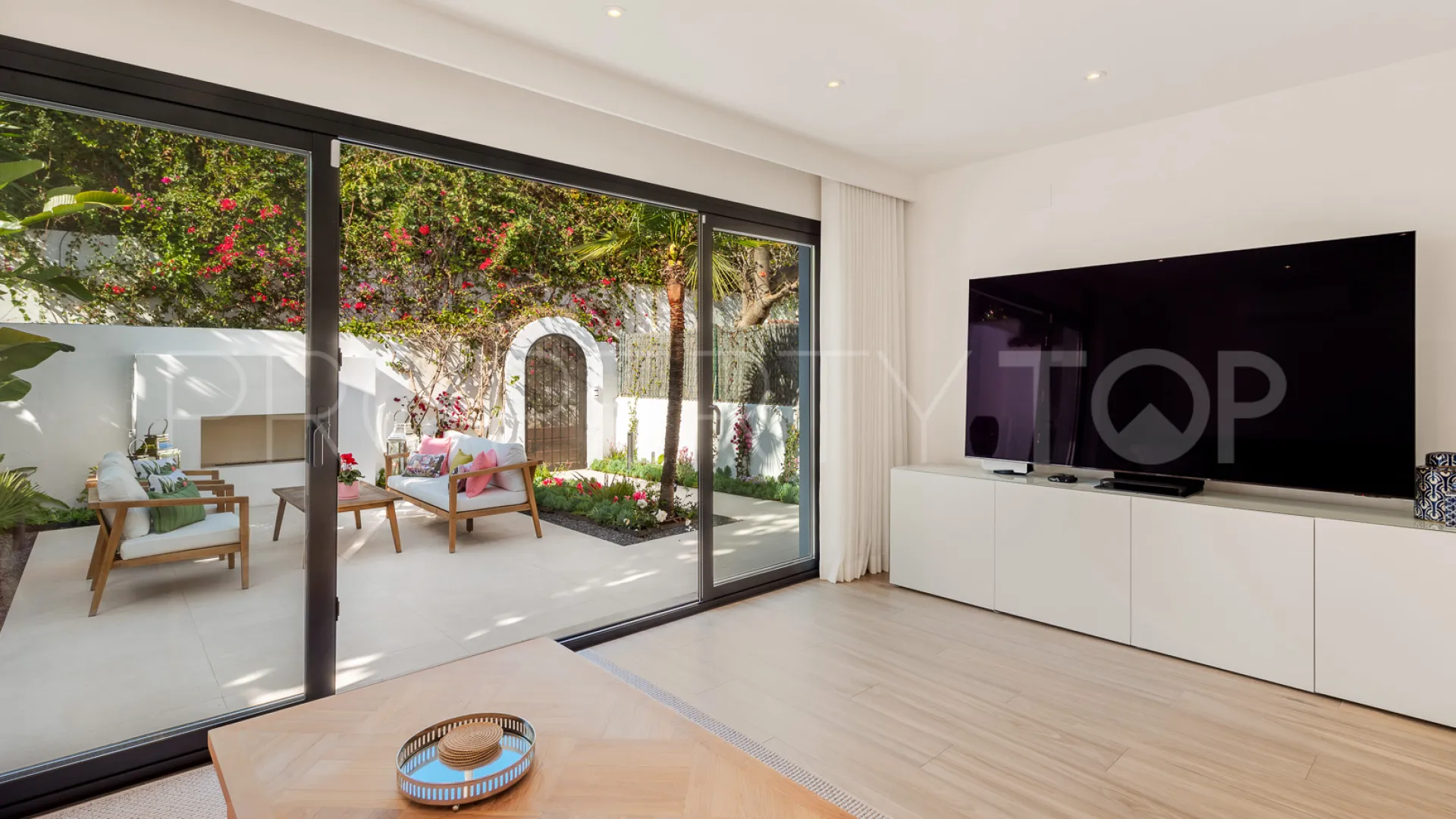 Comprar villa en Balcones de Sierra Blanca con 3 dormitorios