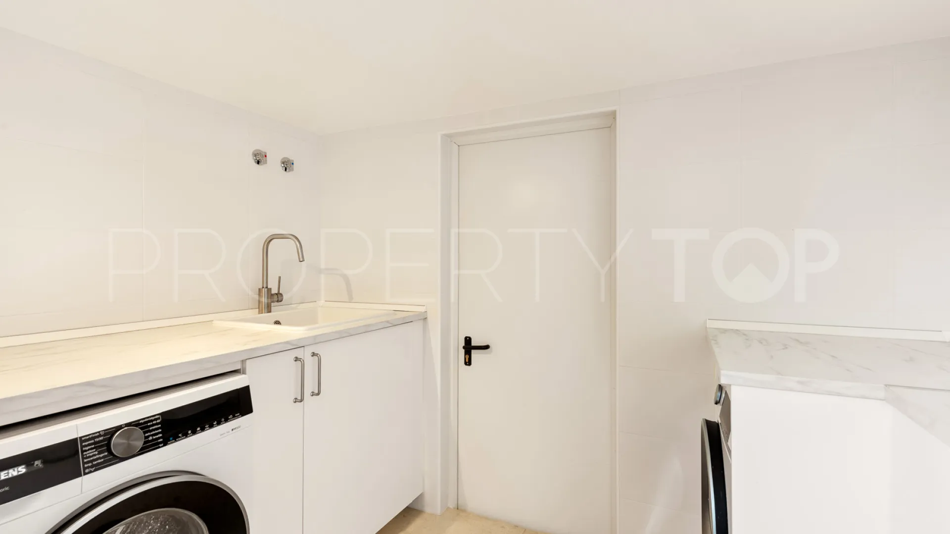 Comprar villa en Balcones de Sierra Blanca con 3 dormitorios