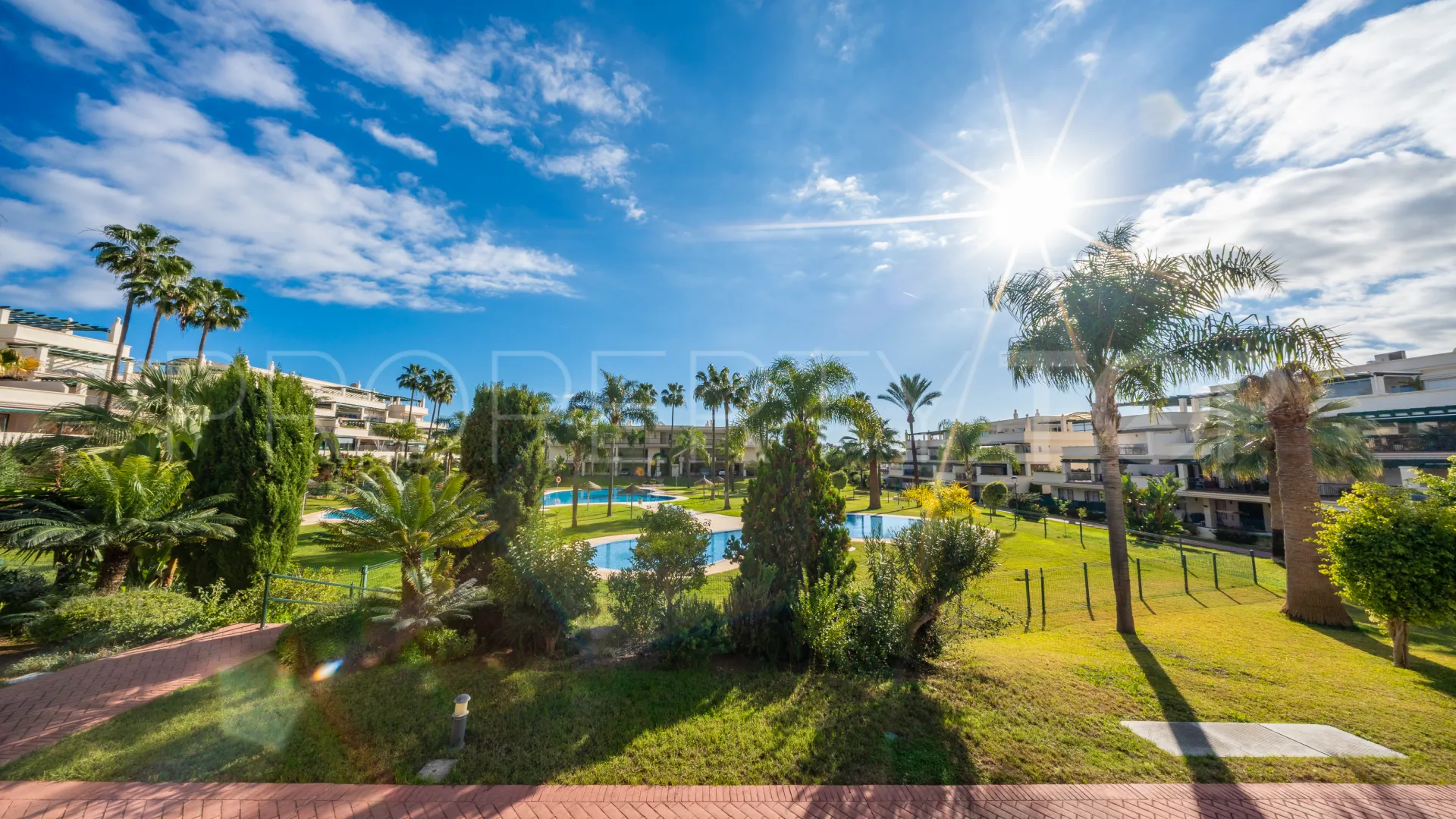 For sale apartment with 2 bedrooms in Nueva Andalucia