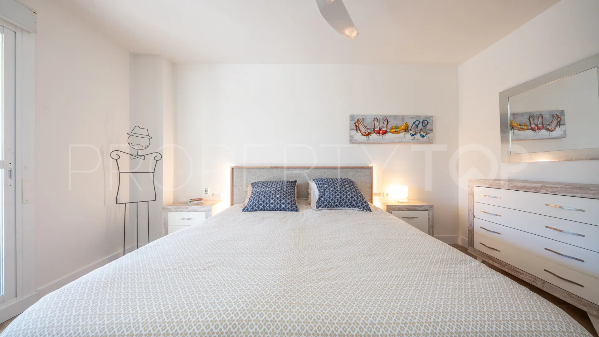 For sale apartment with 2 bedrooms in Nueva Andalucia