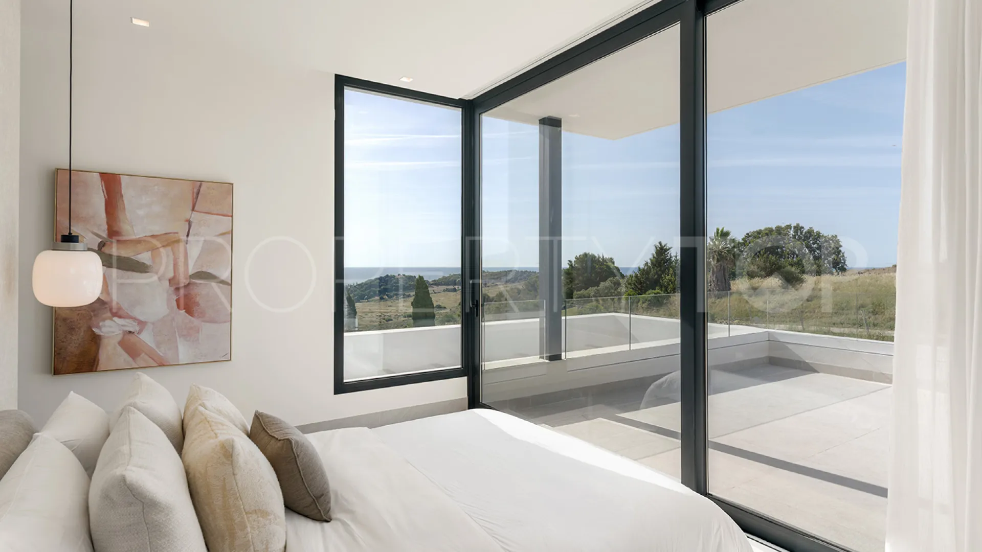 Comprar villa de 3 dormitorios en Estepona Golf
