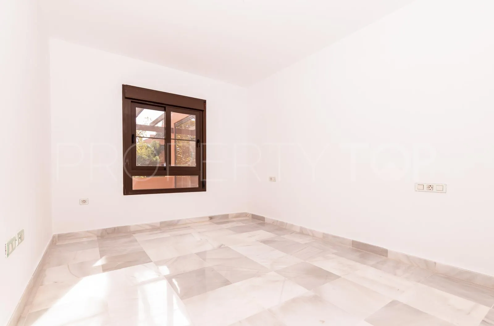 Comprar apartamento en Hacienda del Sol con 4 dormitorios