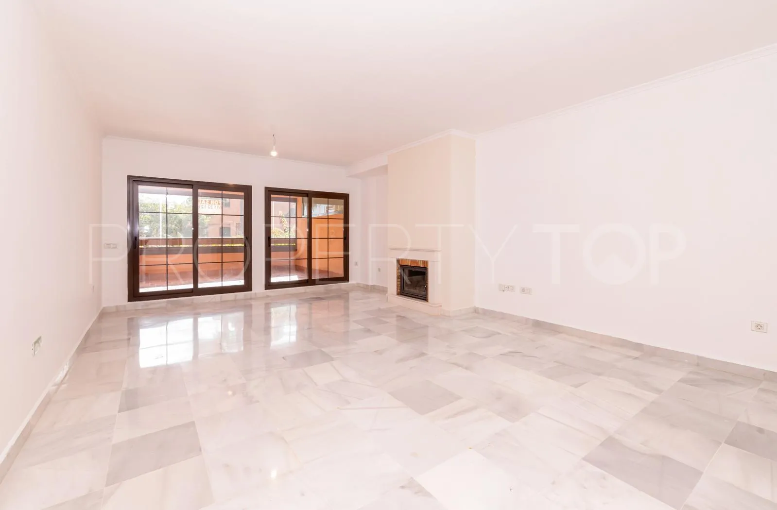 Comprar apartamento en Hacienda del Sol con 4 dormitorios
