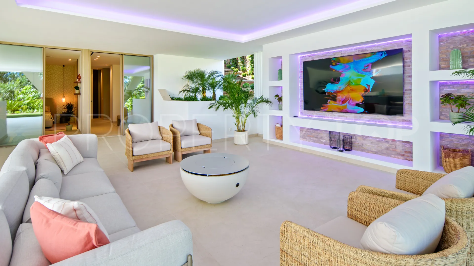 Buy Nueva Andalucia 5 bedrooms villa
