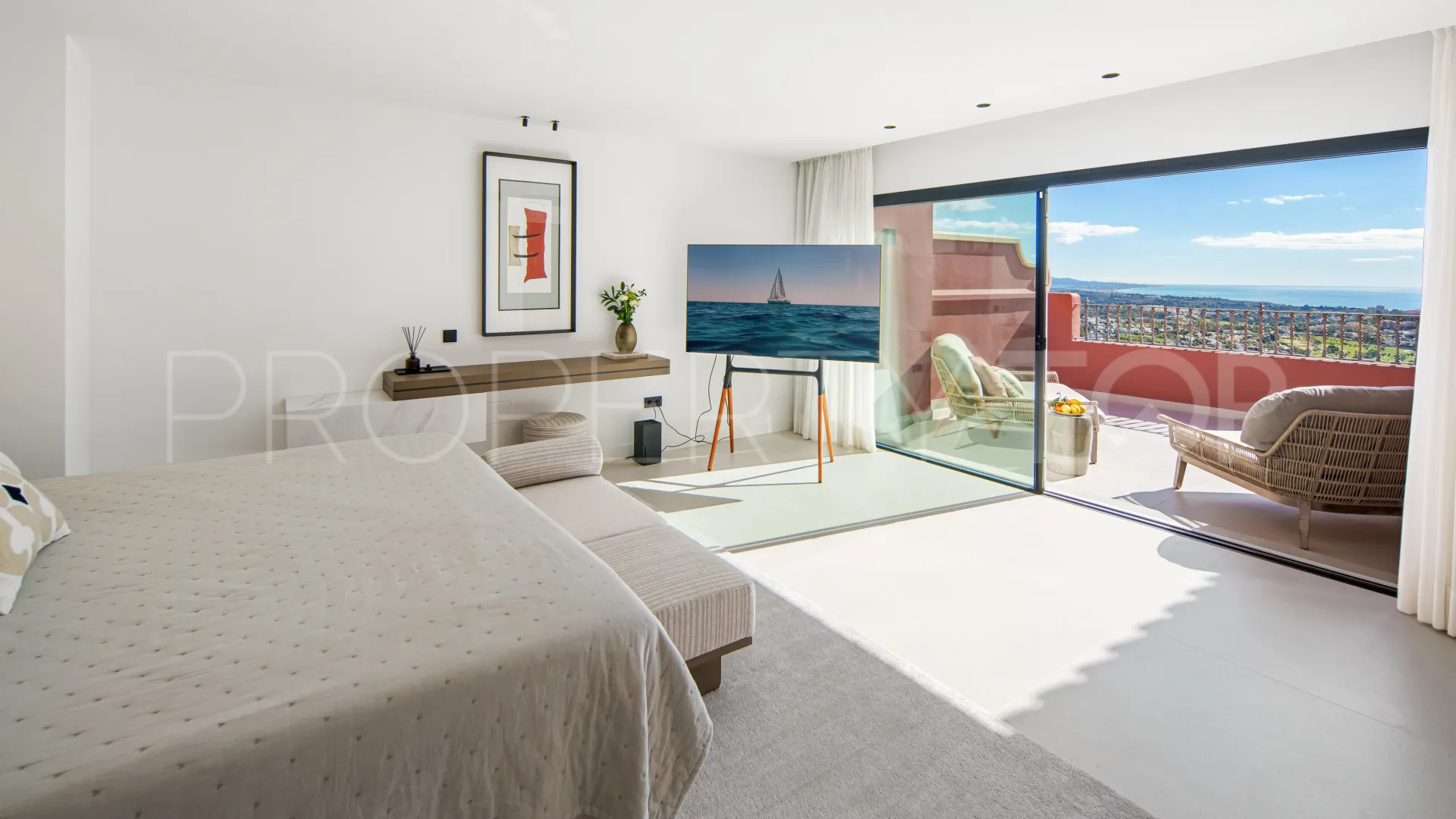 2 bedrooms penthouse for sale in Monte Halcones