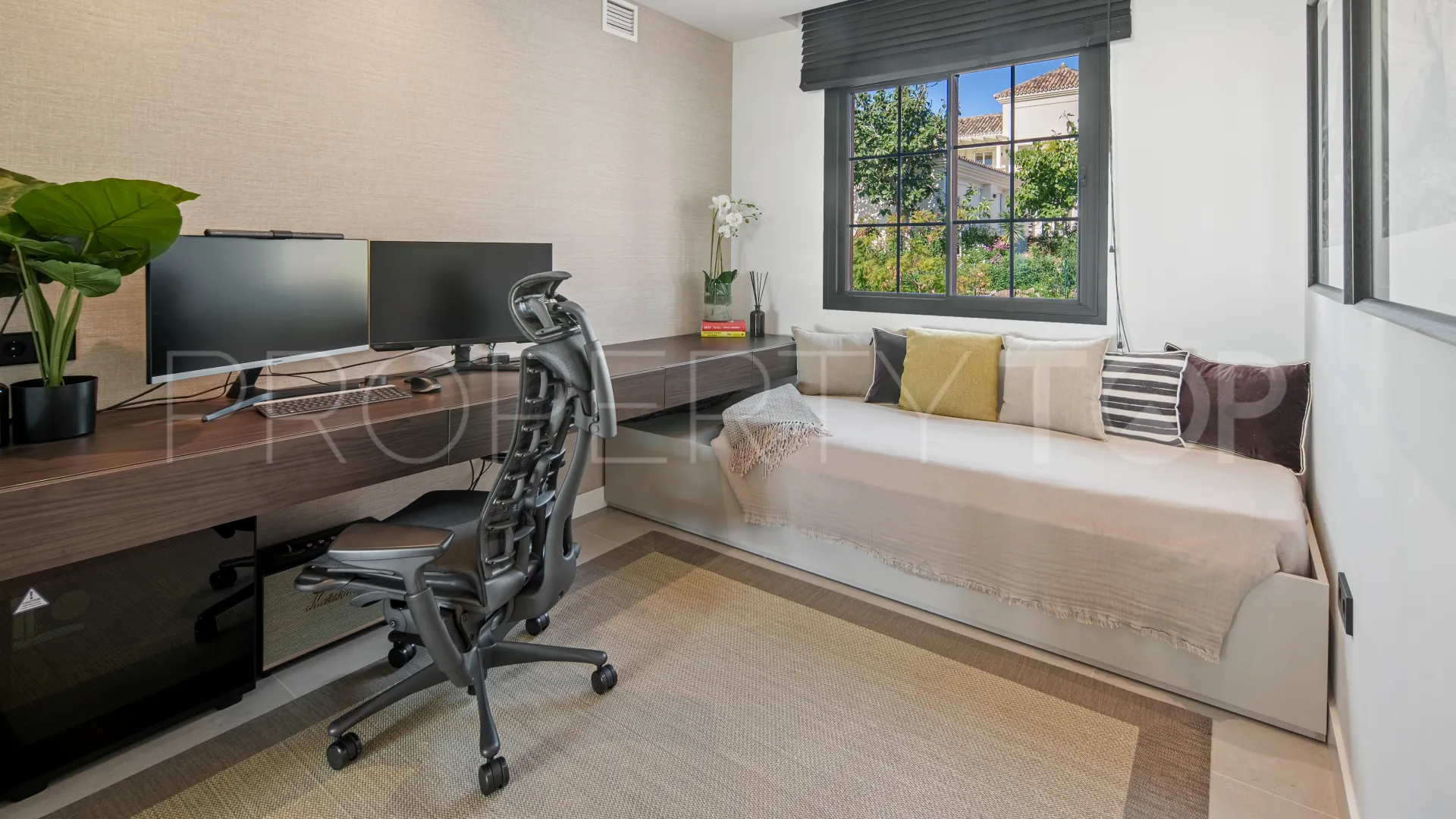 2 bedrooms penthouse for sale in Monte Halcones