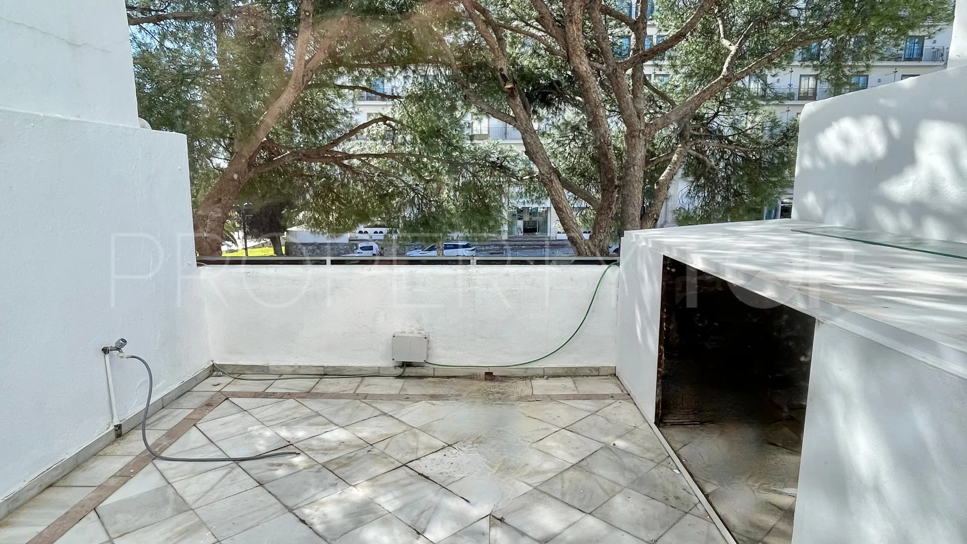 For sale Nueva Andalucia commercial premises