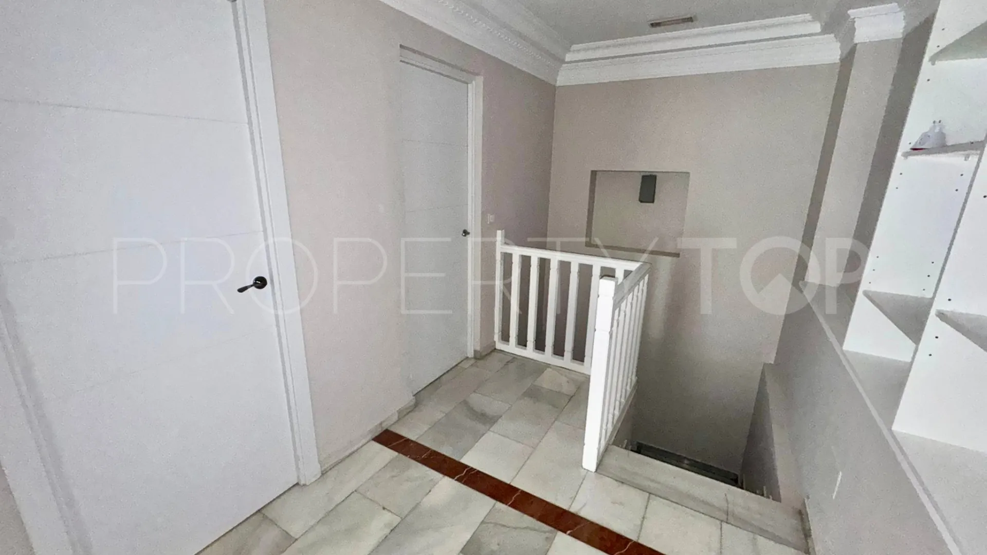 For sale Nueva Andalucia commercial premises