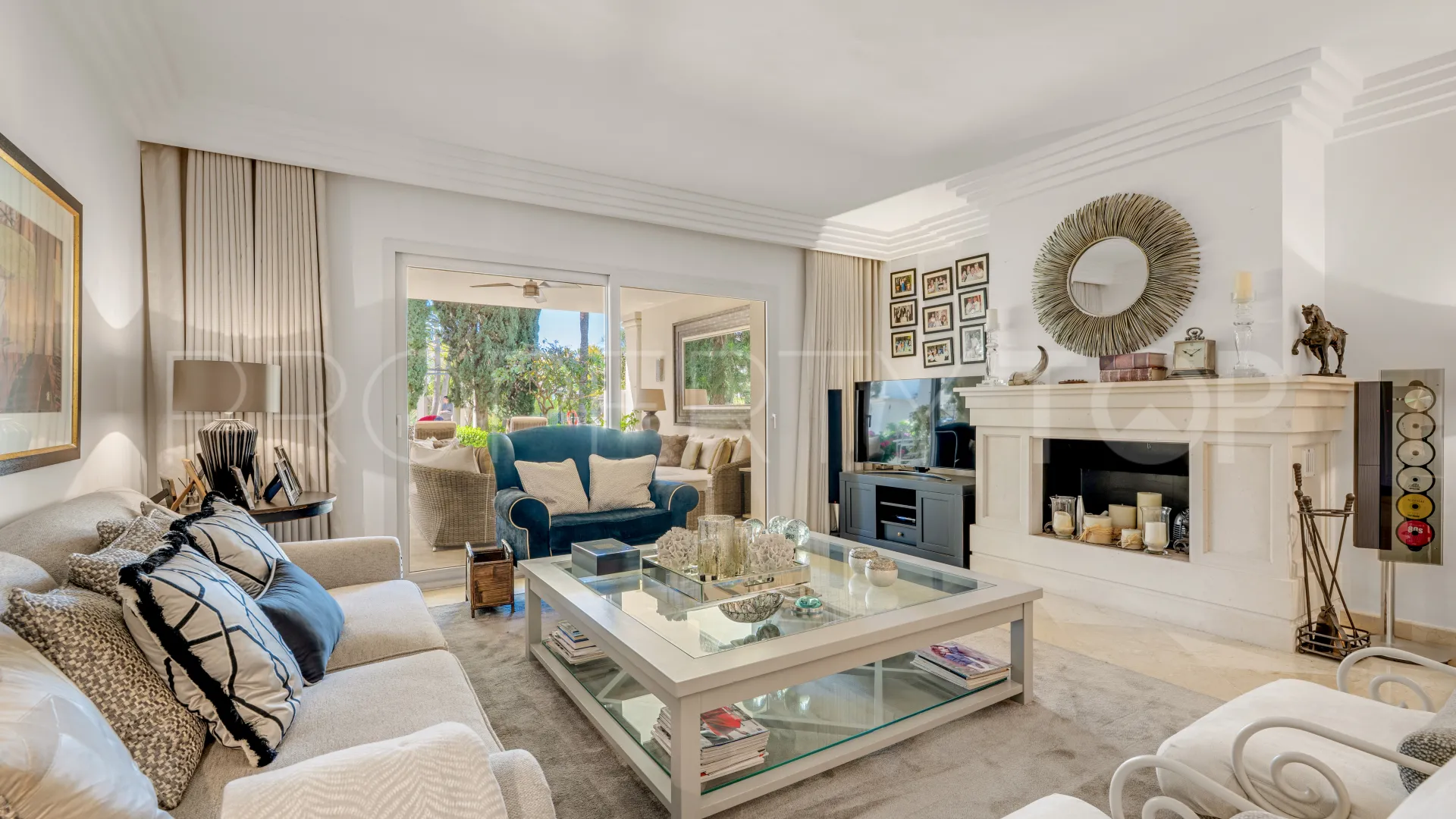 For sale apartment with 3 bedrooms in Las Alamandas