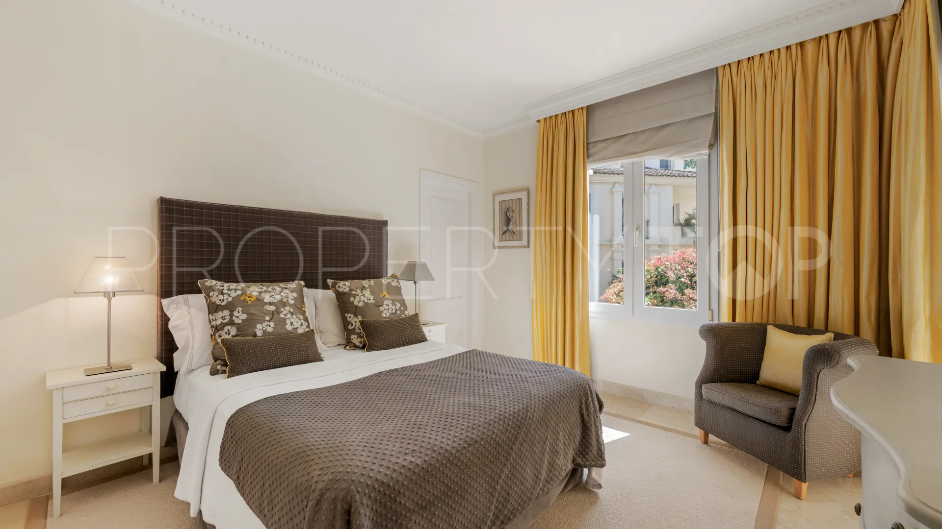 For sale apartment with 3 bedrooms in Las Alamandas