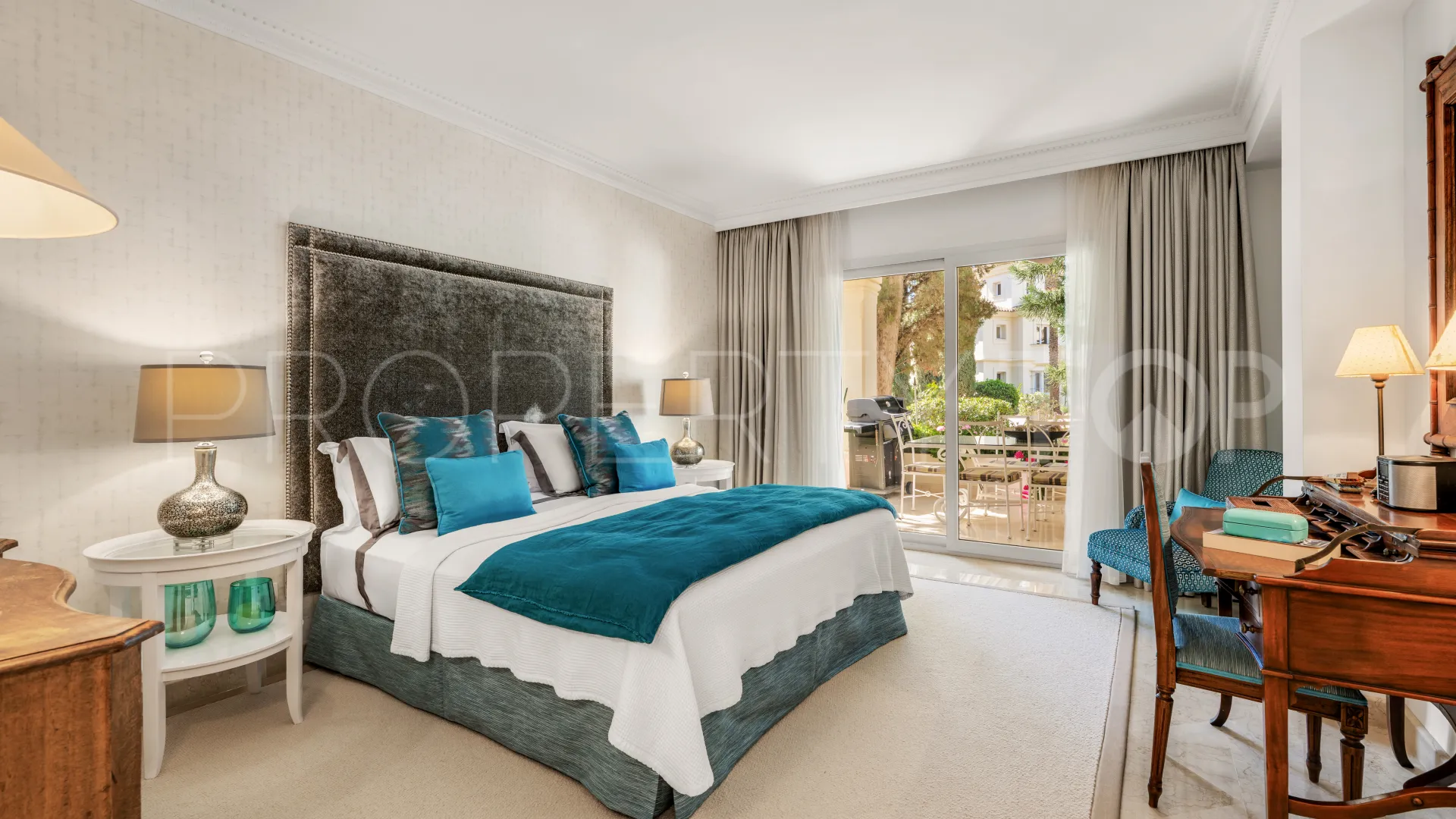 For sale apartment with 3 bedrooms in Las Alamandas