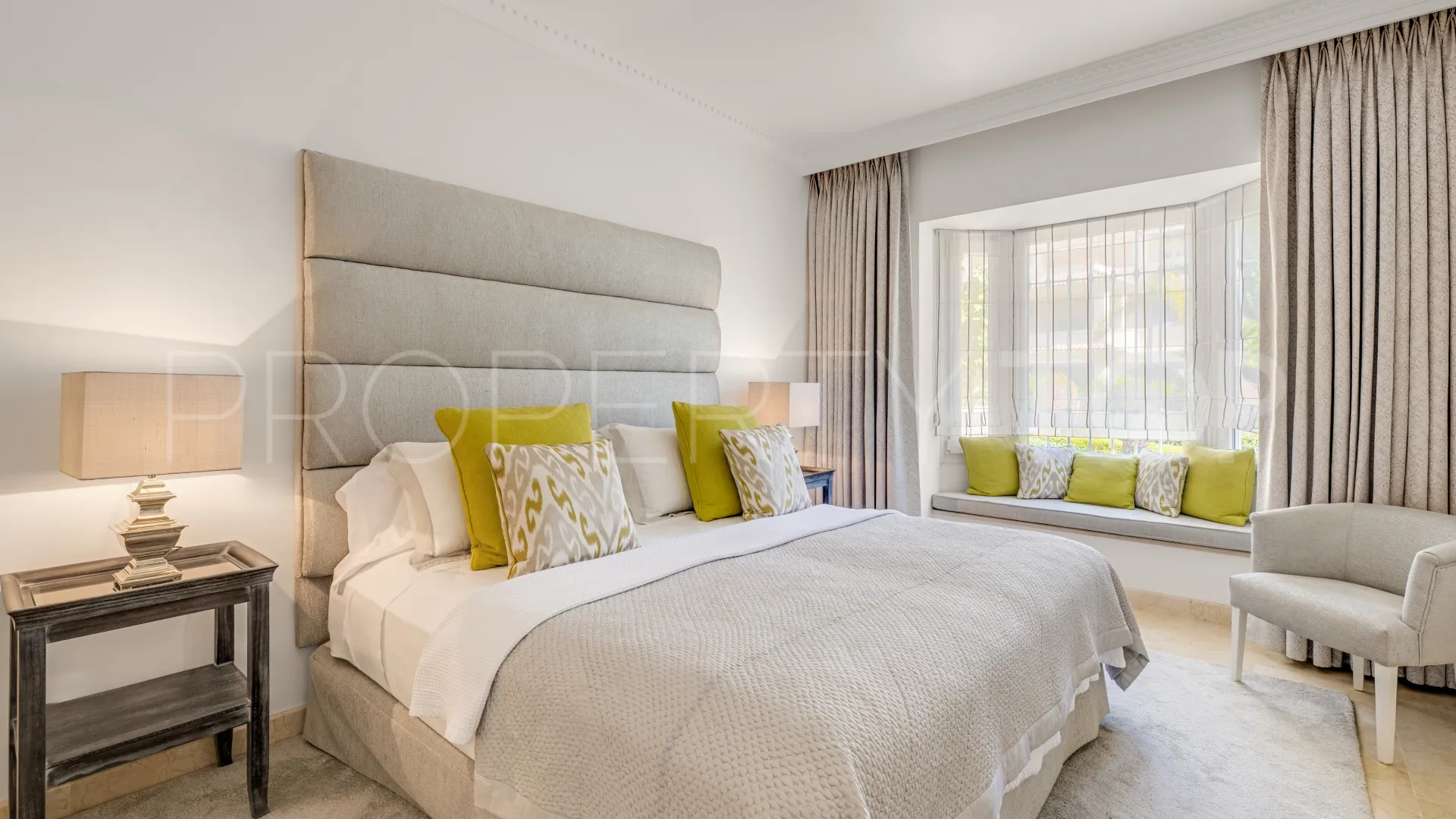 For sale apartment with 3 bedrooms in Las Alamandas