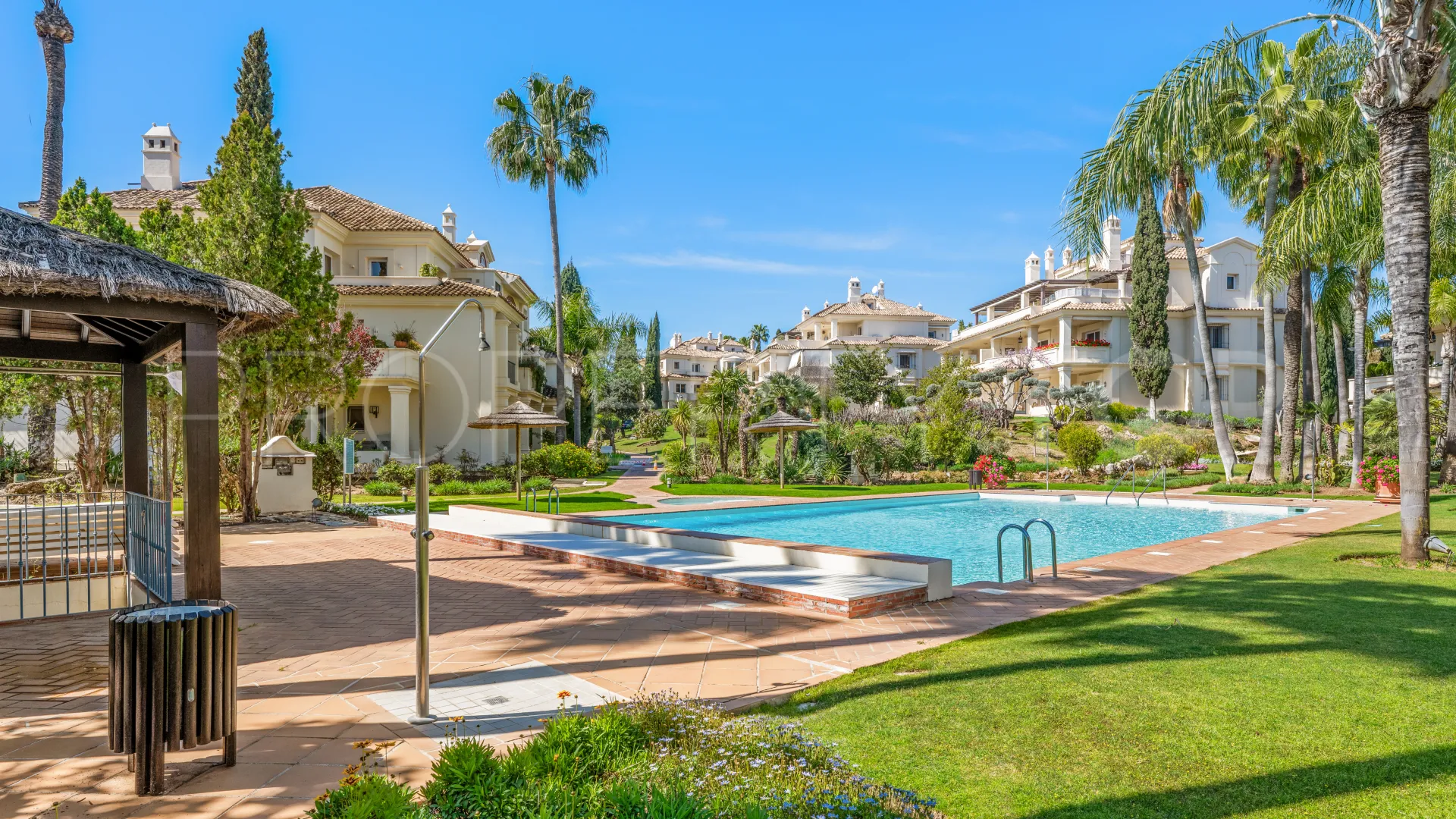 For sale apartment with 3 bedrooms in Las Alamandas