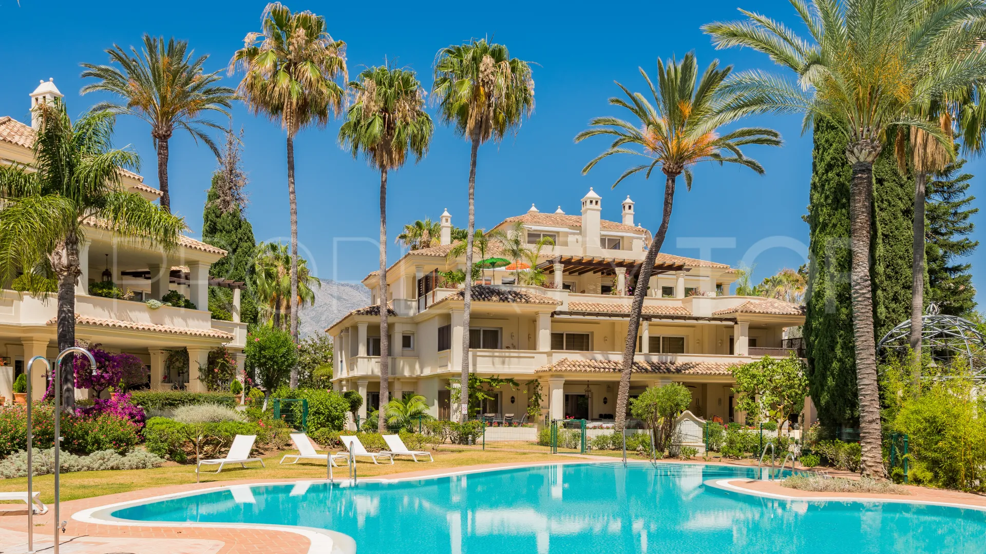 For sale apartment with 3 bedrooms in Las Alamandas