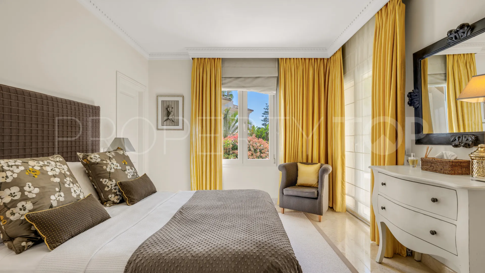 For sale apartment with 3 bedrooms in Las Alamandas