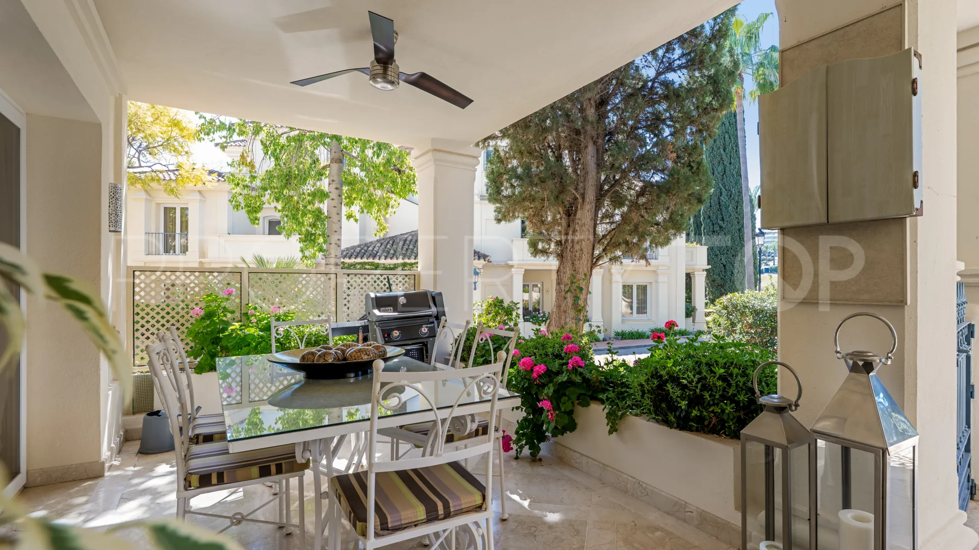 For sale apartment with 3 bedrooms in Las Alamandas