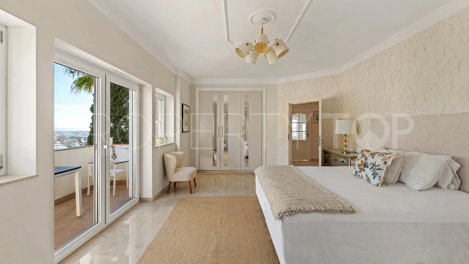 For sale La Alqueria 6 bedrooms villa
