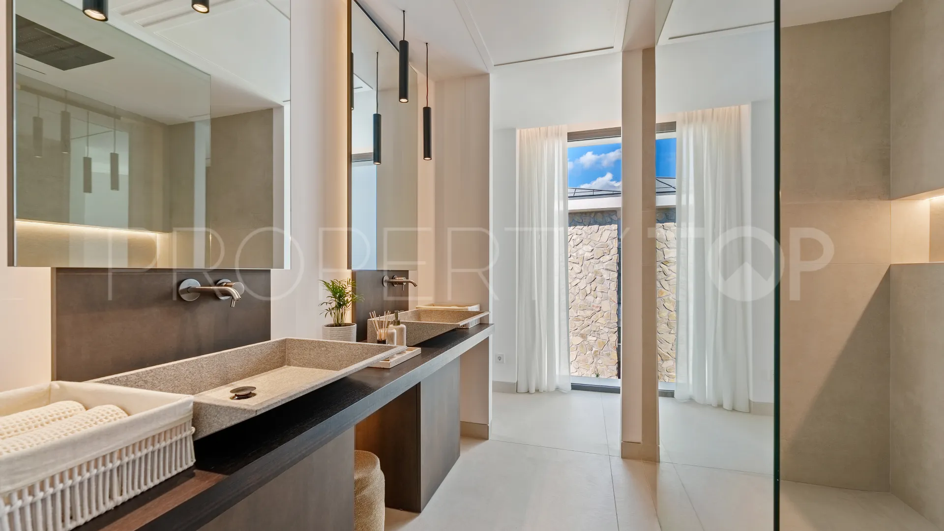 La Quinta villa for sale