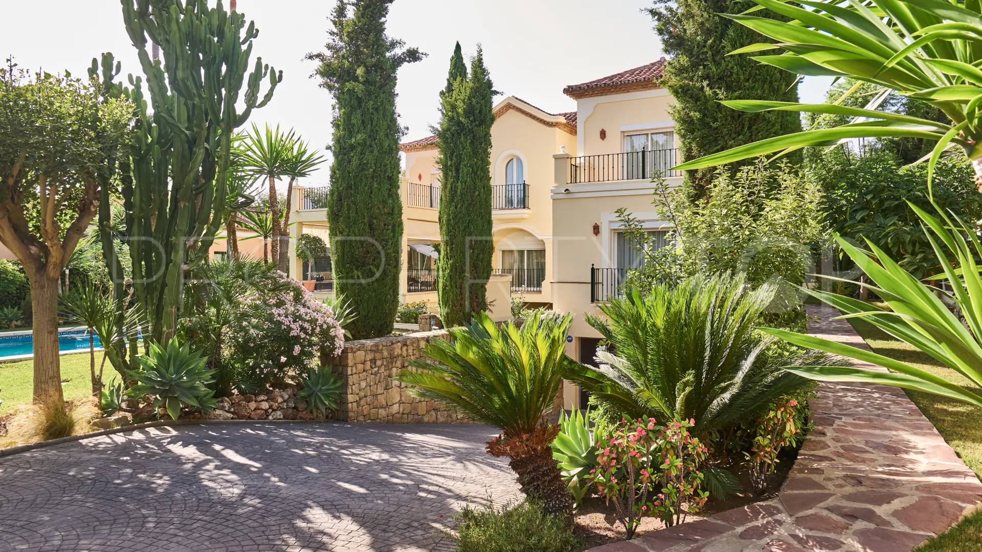 Las Brisas 4 bedrooms villa for sale