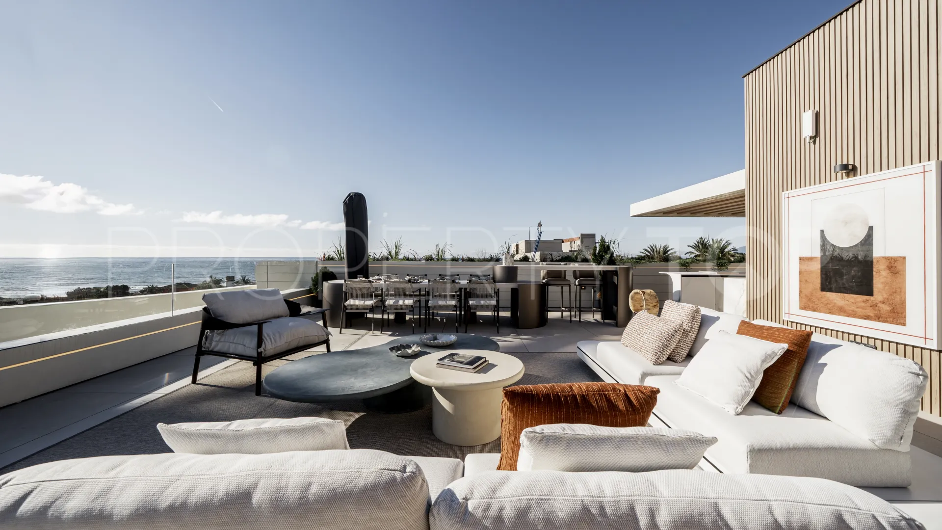 Apartamento planta baja de 3 dormitorios en venta en Marbella Este