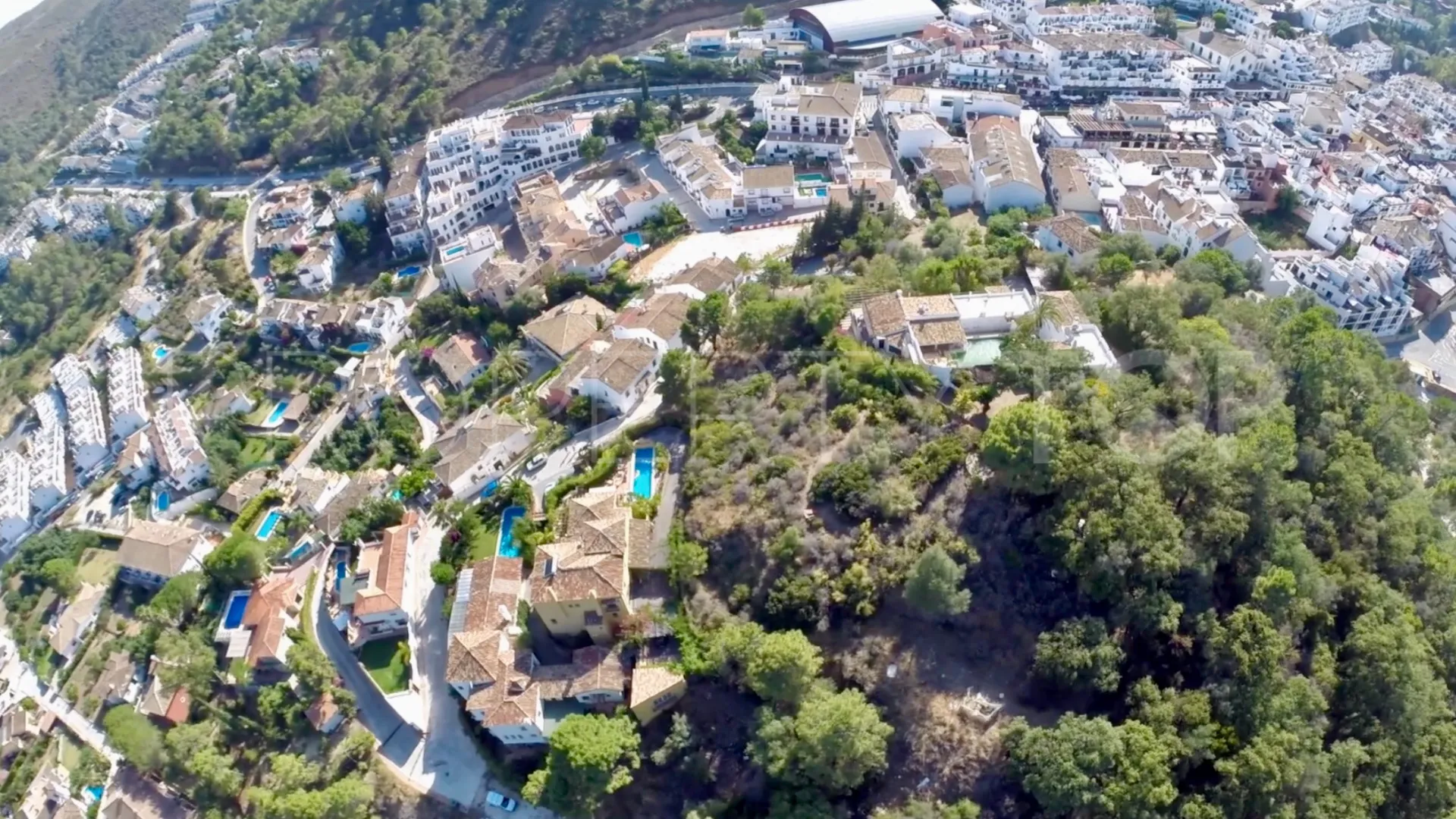 For sale plot in Benahavis Centro