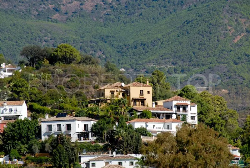For sale plot in Benahavis Centro