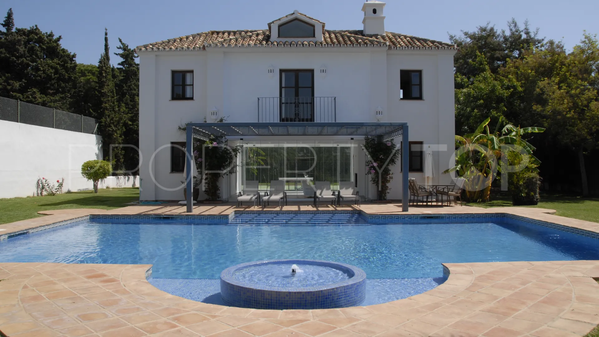 Villa con 5 dormitorios a la venta en Guadalmina Baja