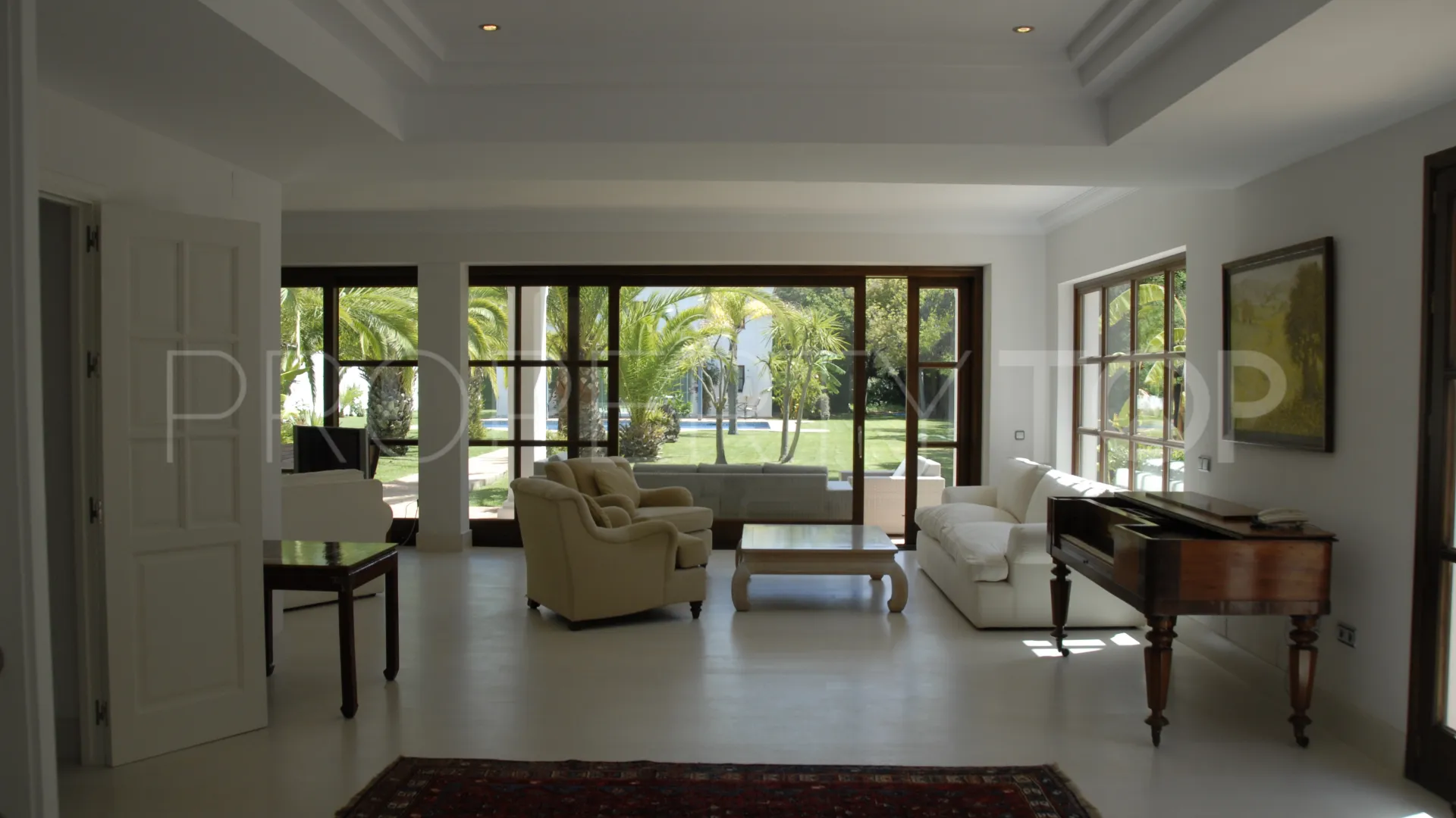 Villa con 5 dormitorios a la venta en Guadalmina Baja