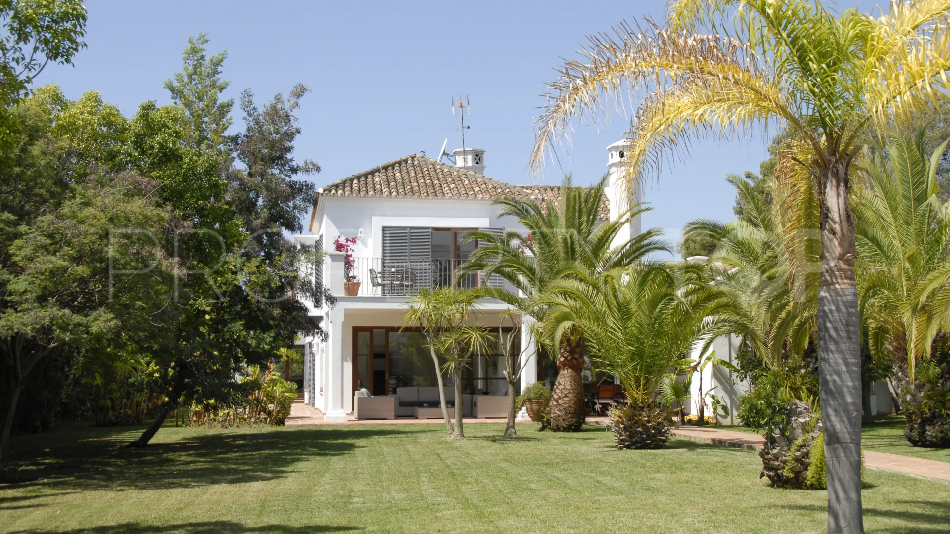 Villa con 5 dormitorios a la venta en Guadalmina Baja