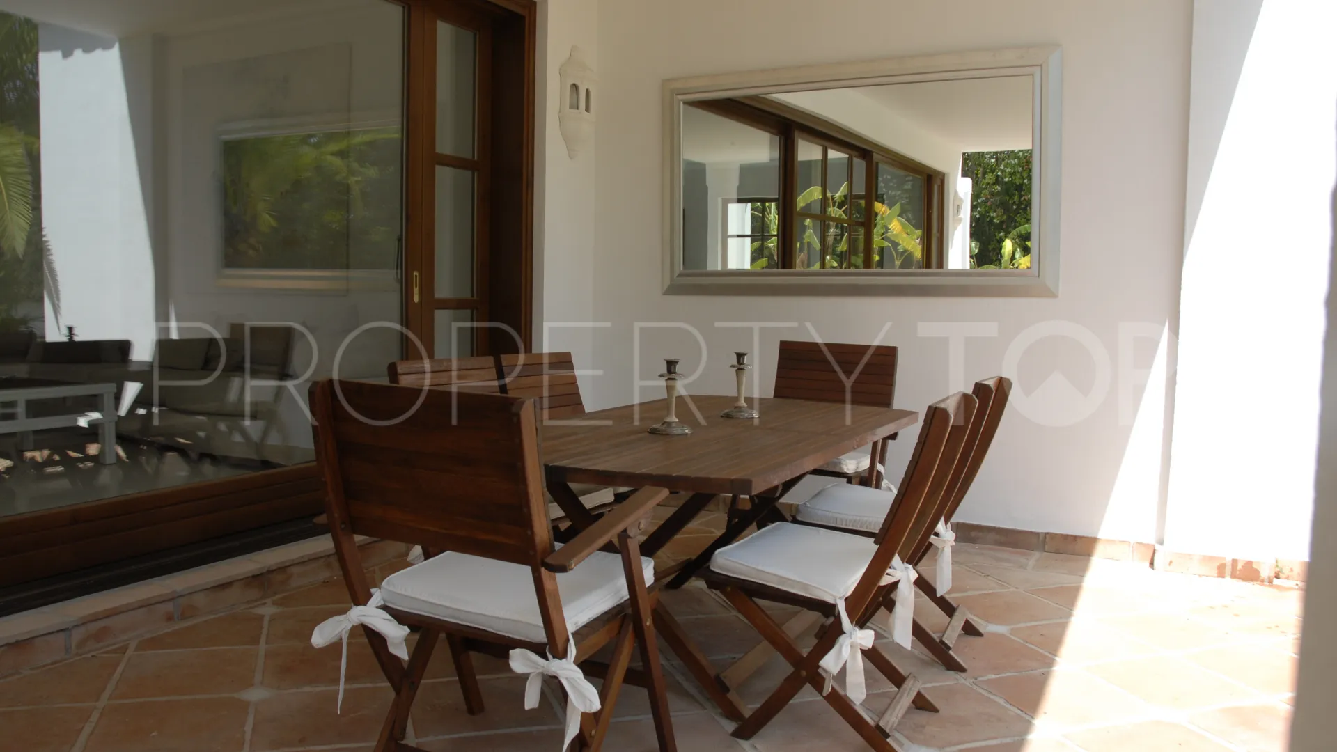 Villa con 5 dormitorios a la venta en Guadalmina Baja
