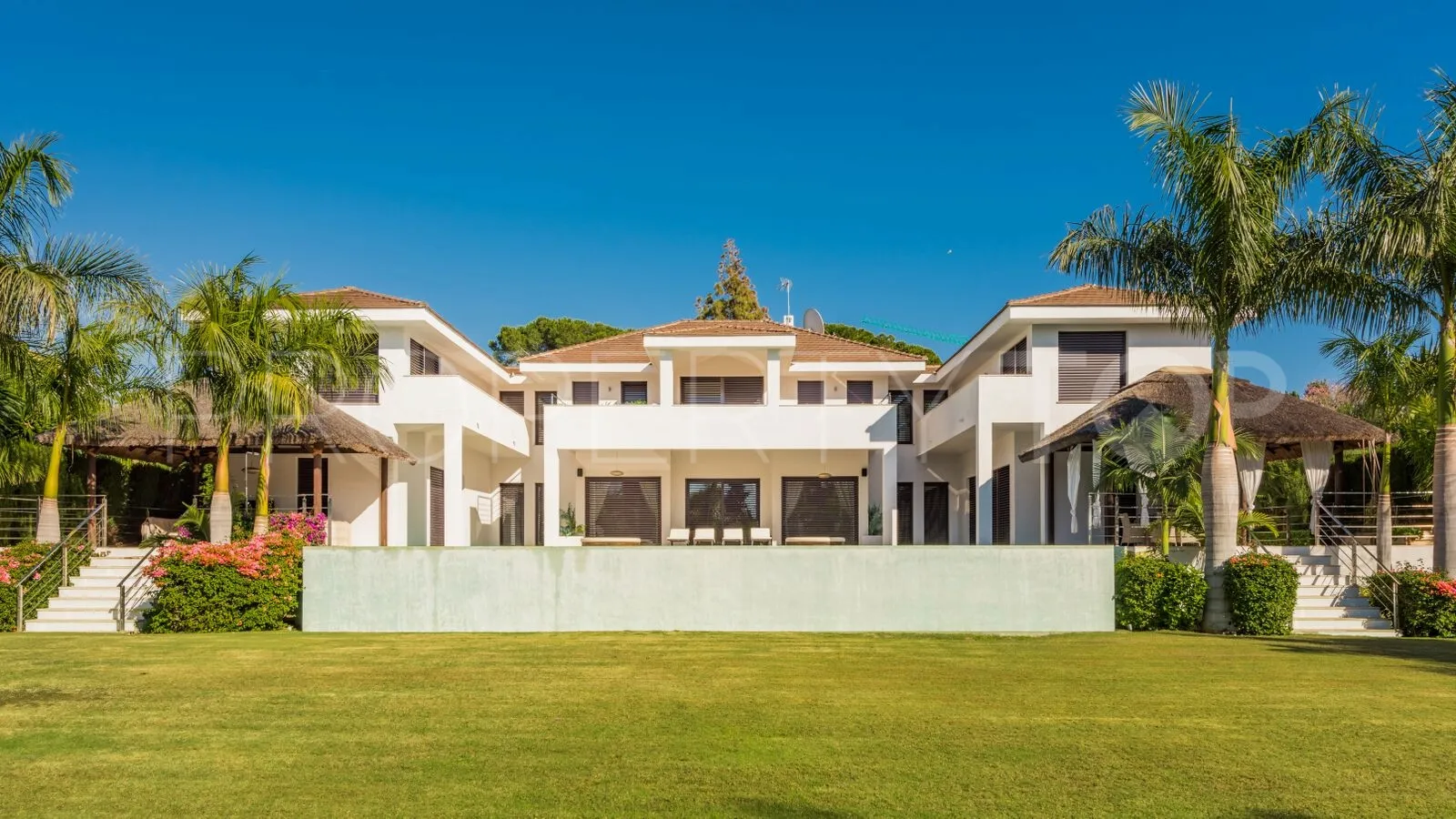 Guadalmina Baja, villa en venta con 6 dormitorios