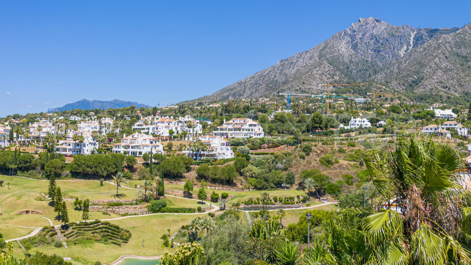 For sale villa in Marbella City with 4 bedrooms