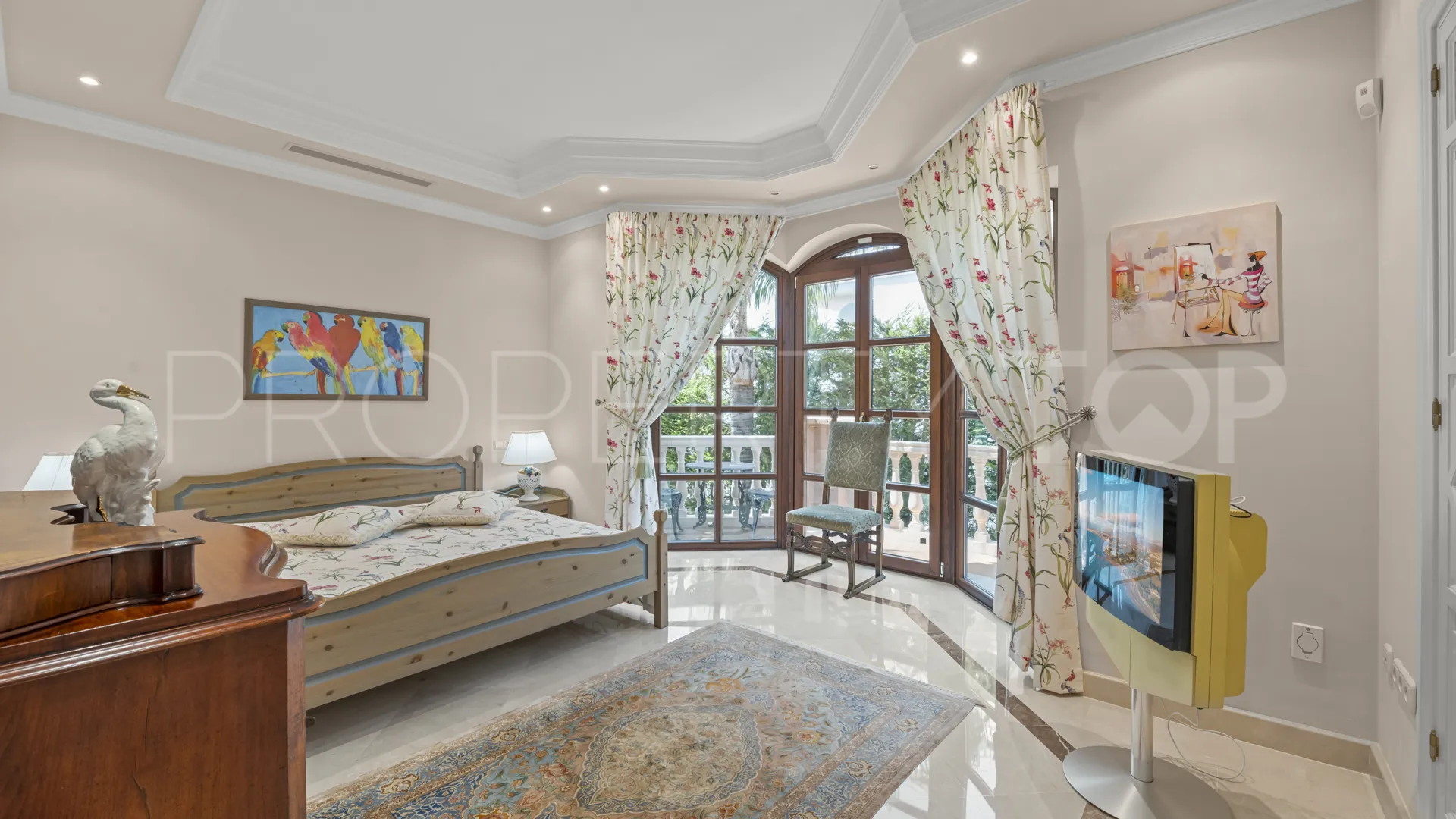 Nueva Andalucia, villa en venta de 6 dormitorios