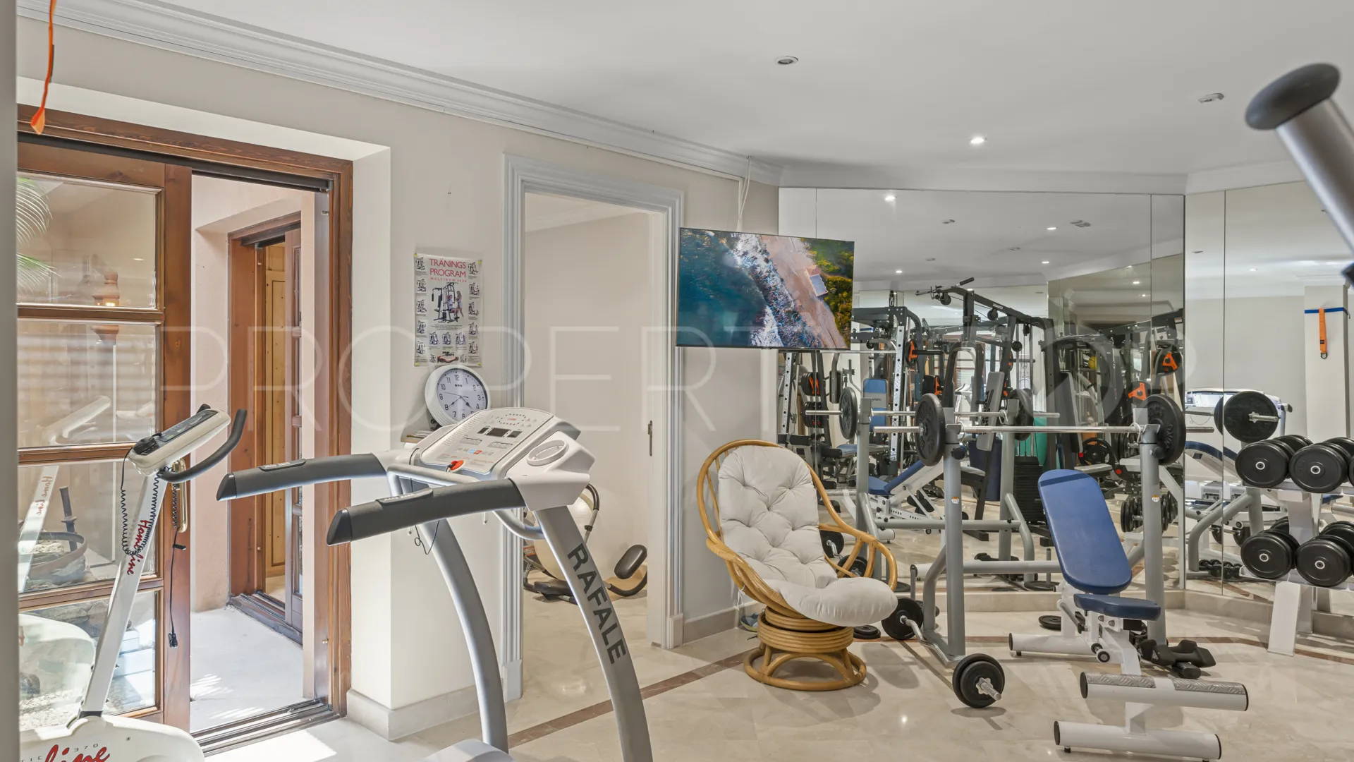Nueva Andalucia, villa en venta de 6 dormitorios