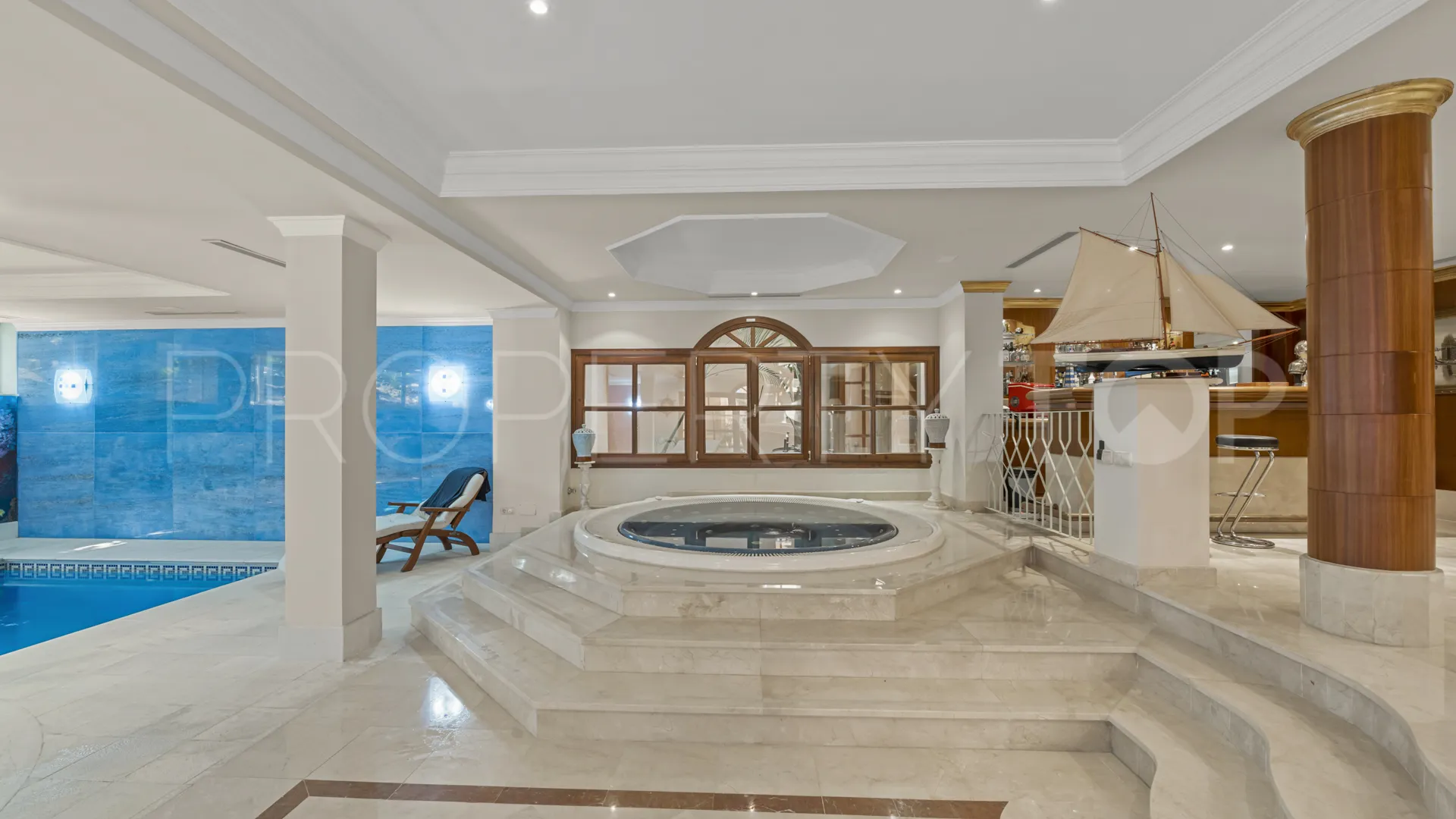 Nueva Andalucia, villa en venta de 6 dormitorios