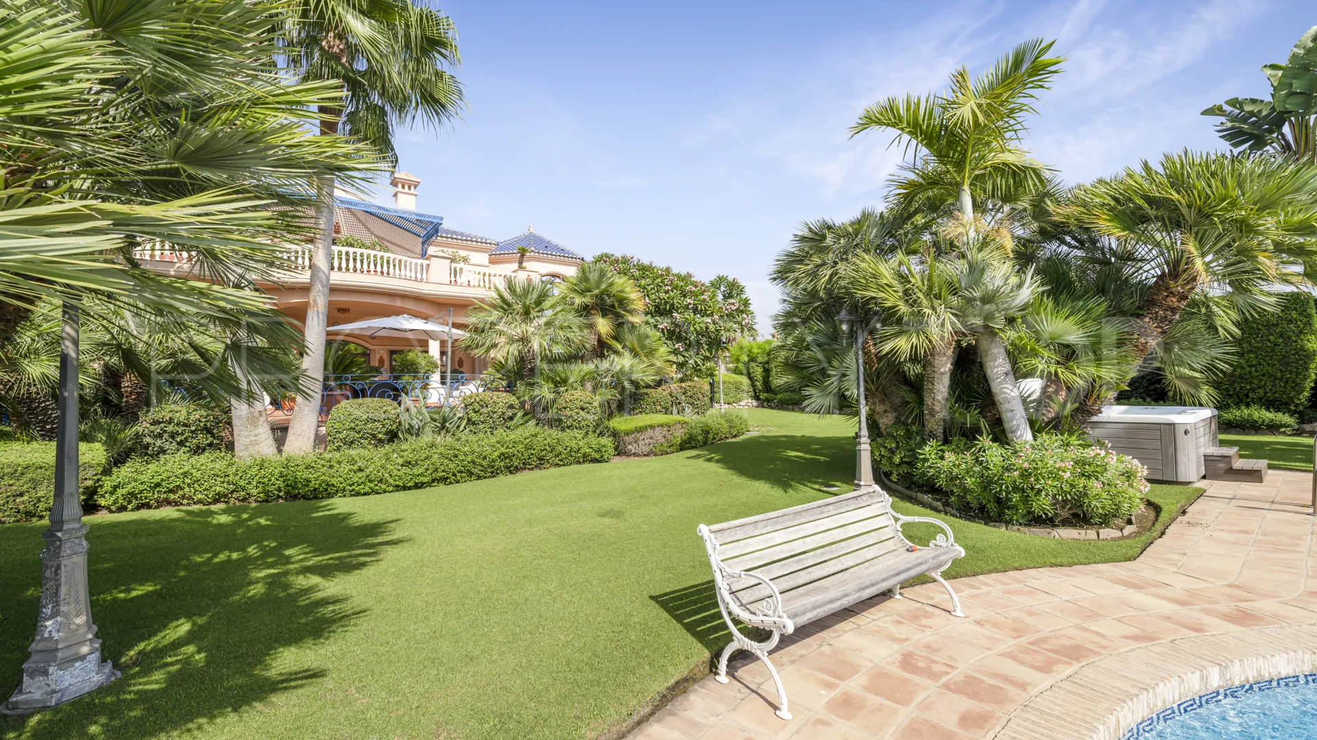Nueva Andalucia, villa en venta de 6 dormitorios